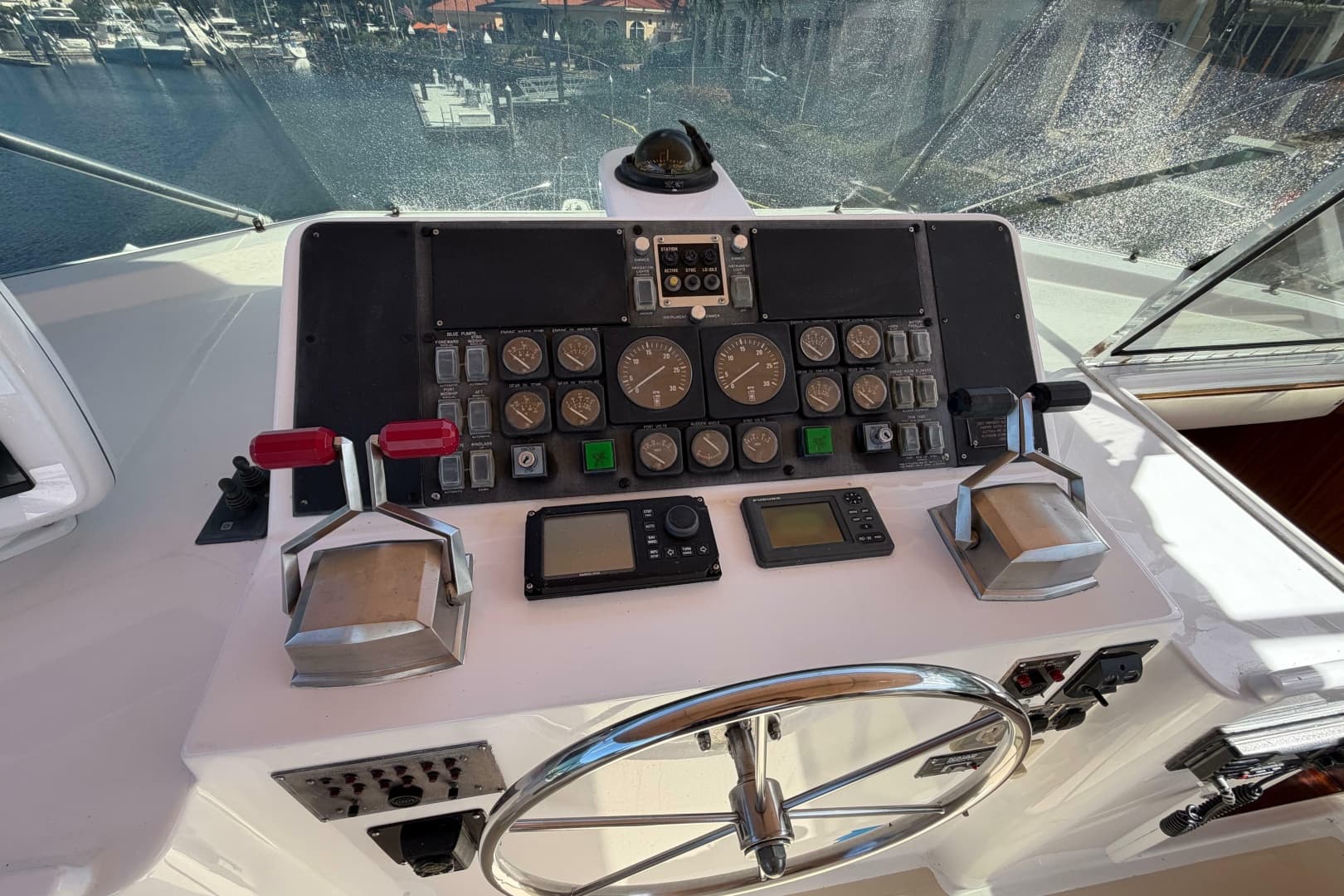 1991 Hatteras 70 Cockpit Motor Yacht