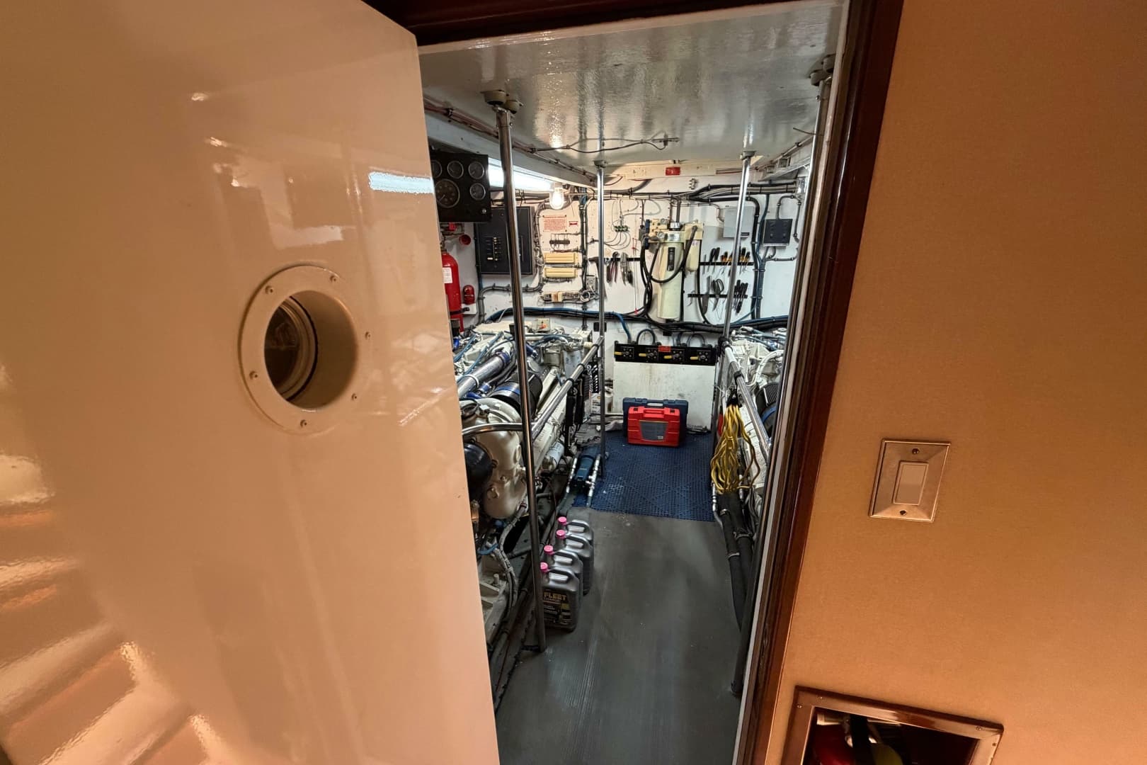 1991 Hatteras 70 Cockpit Motor Yacht