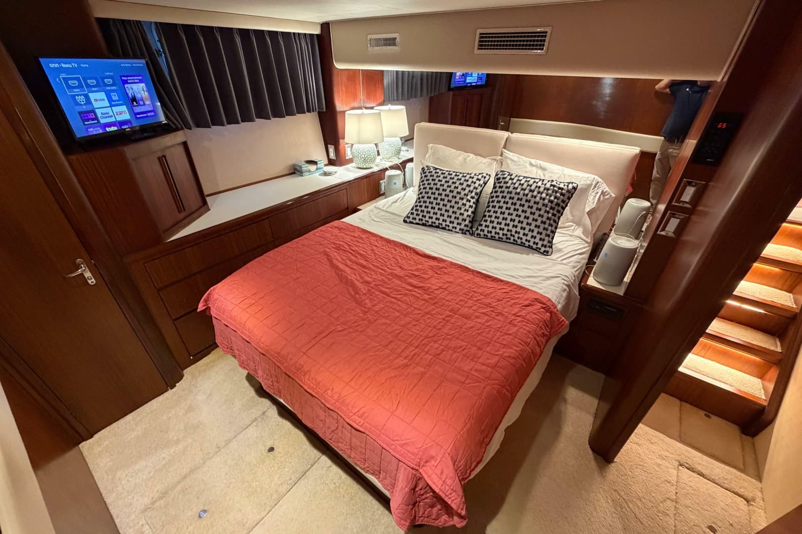 1991 Hatteras 70 Cockpit Motor Yacht