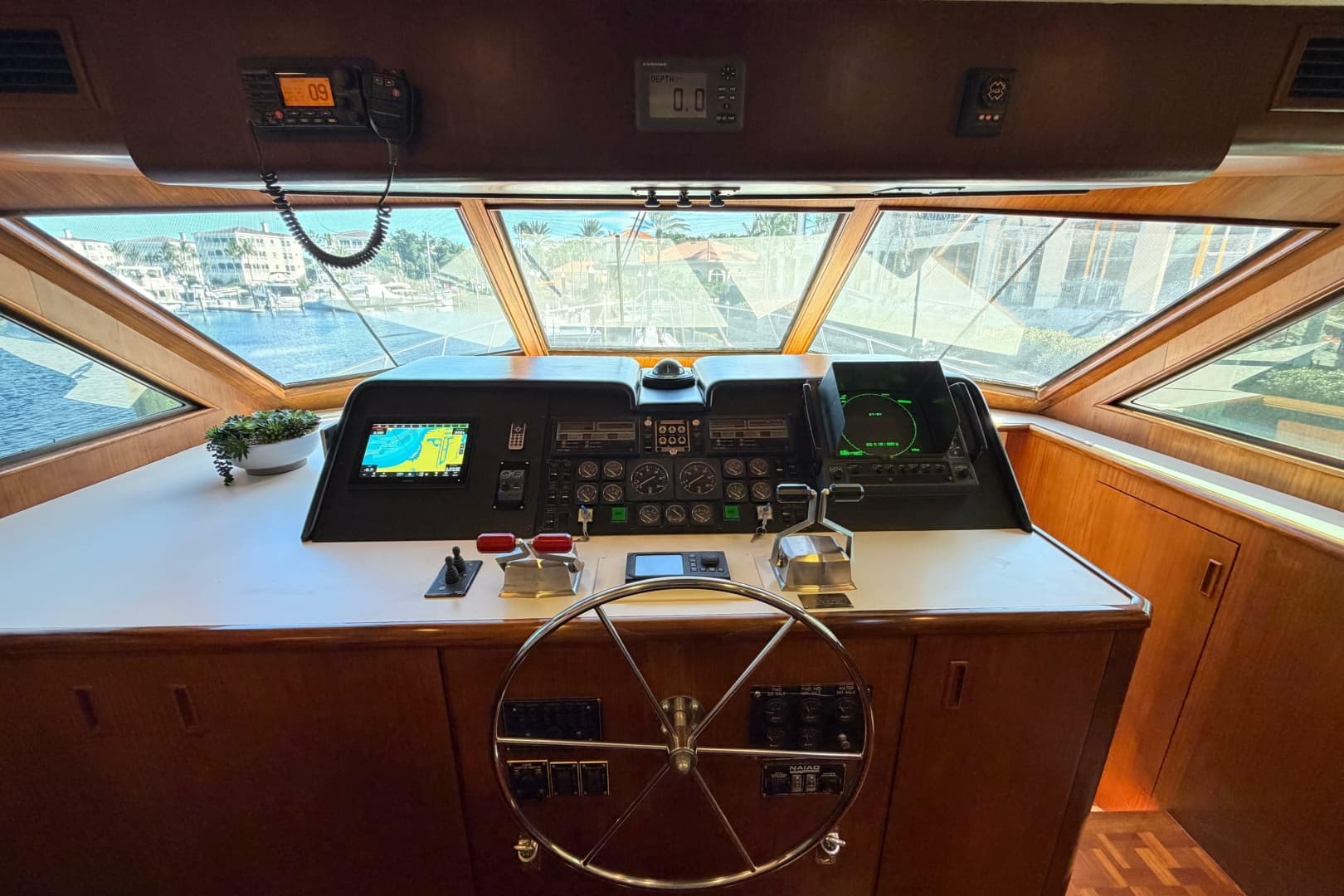 1991 Hatteras 70 Cockpit Motor Yacht