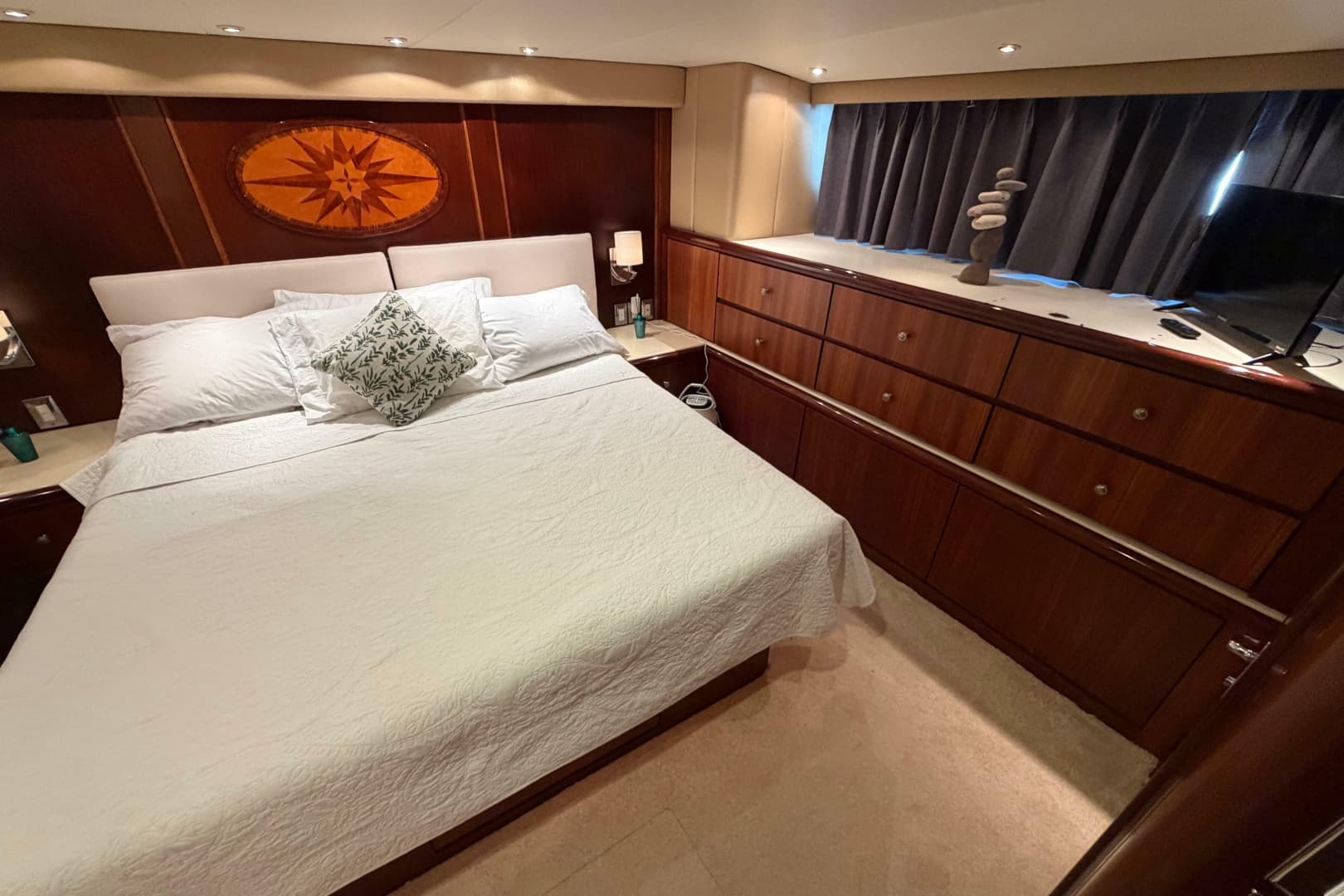 1991 Hatteras 70 Cockpit Motor Yacht