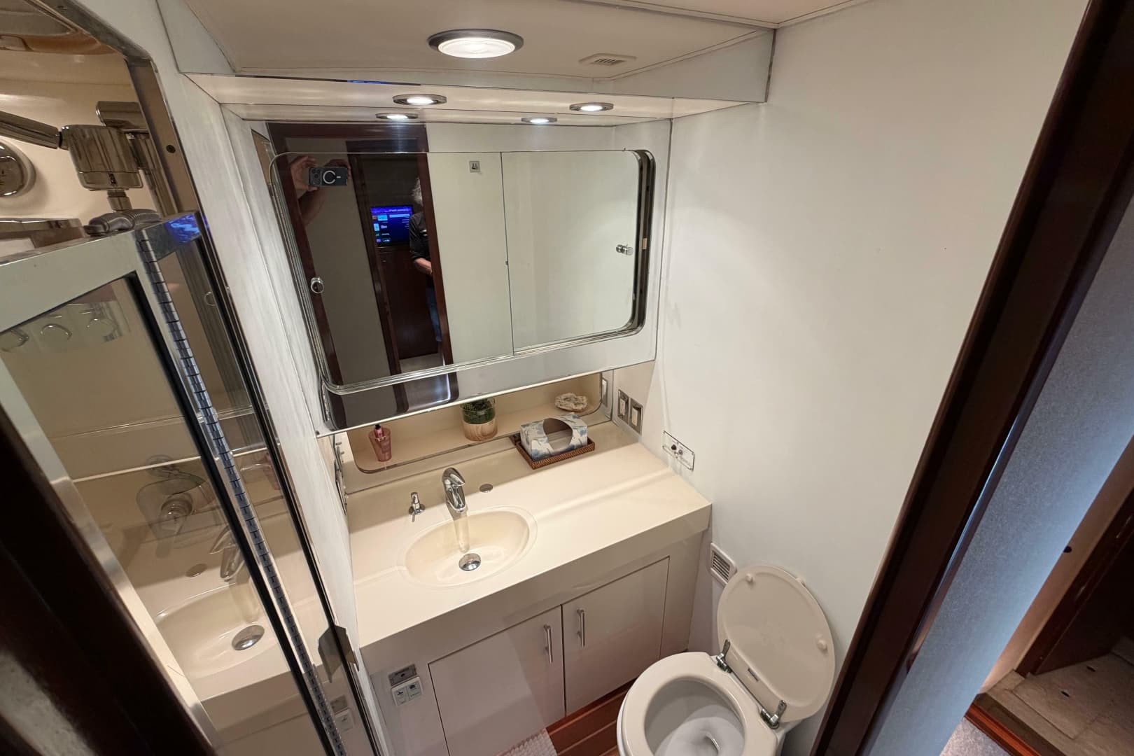 1991 Hatteras 70 Cockpit Motor Yacht