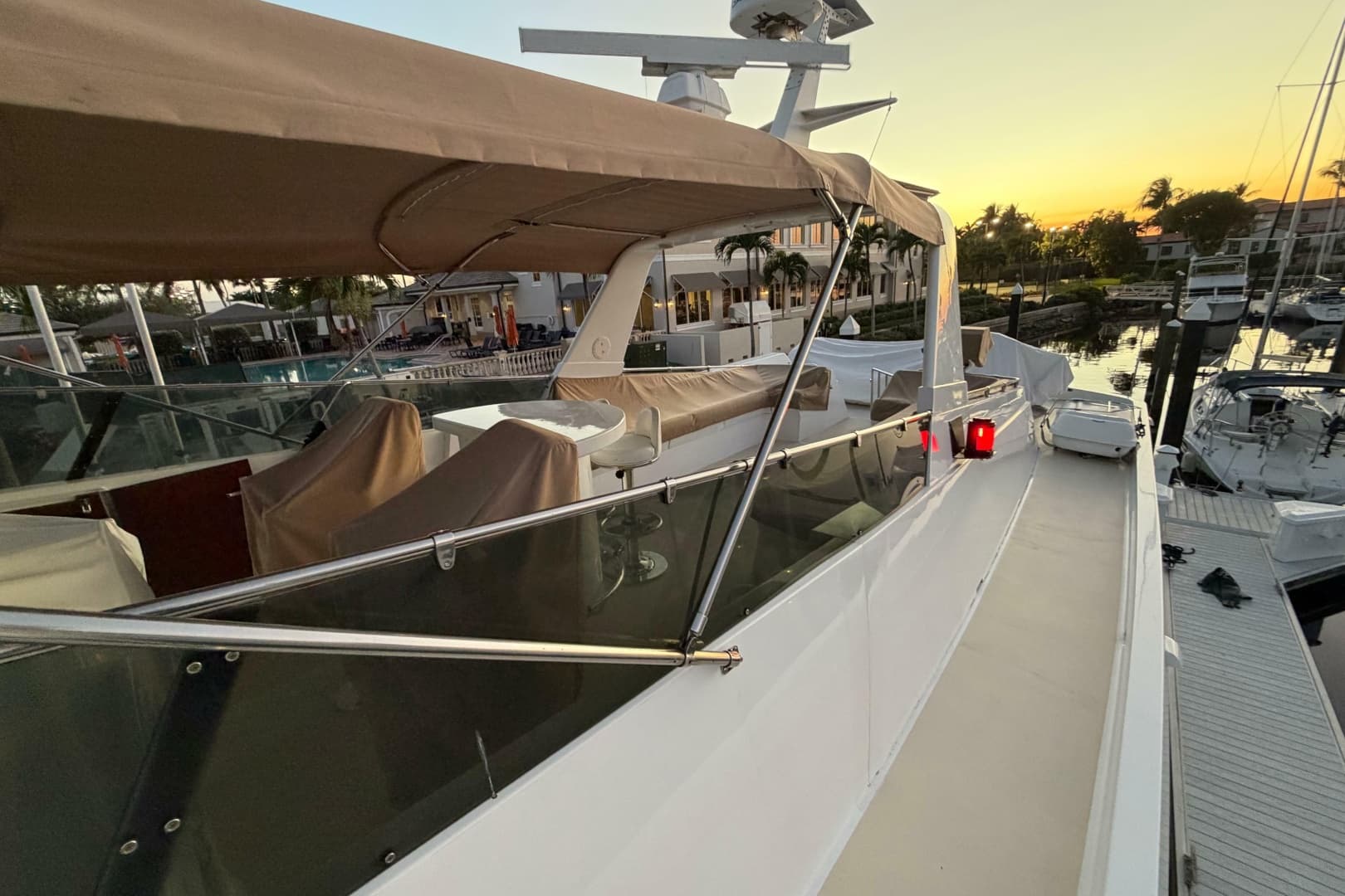 1991 Hatteras 70 Cockpit Motor Yacht