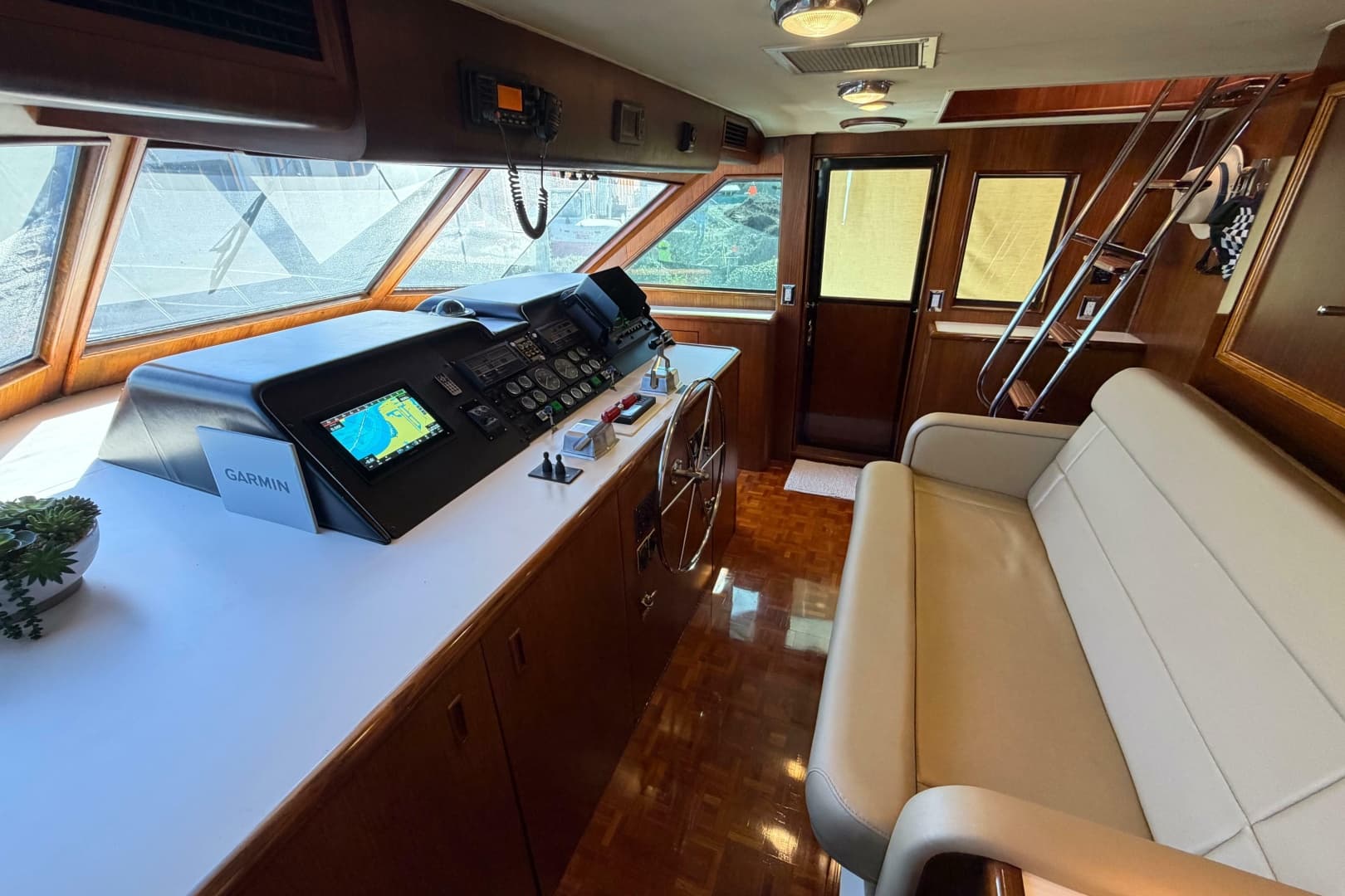 1991 Hatteras 70 Cockpit Motor Yacht