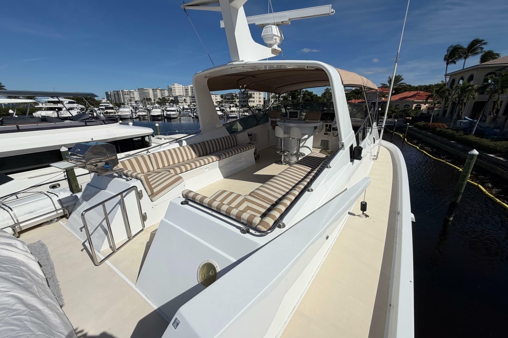1991 Hatteras 70 Cockpit Motor Yacht