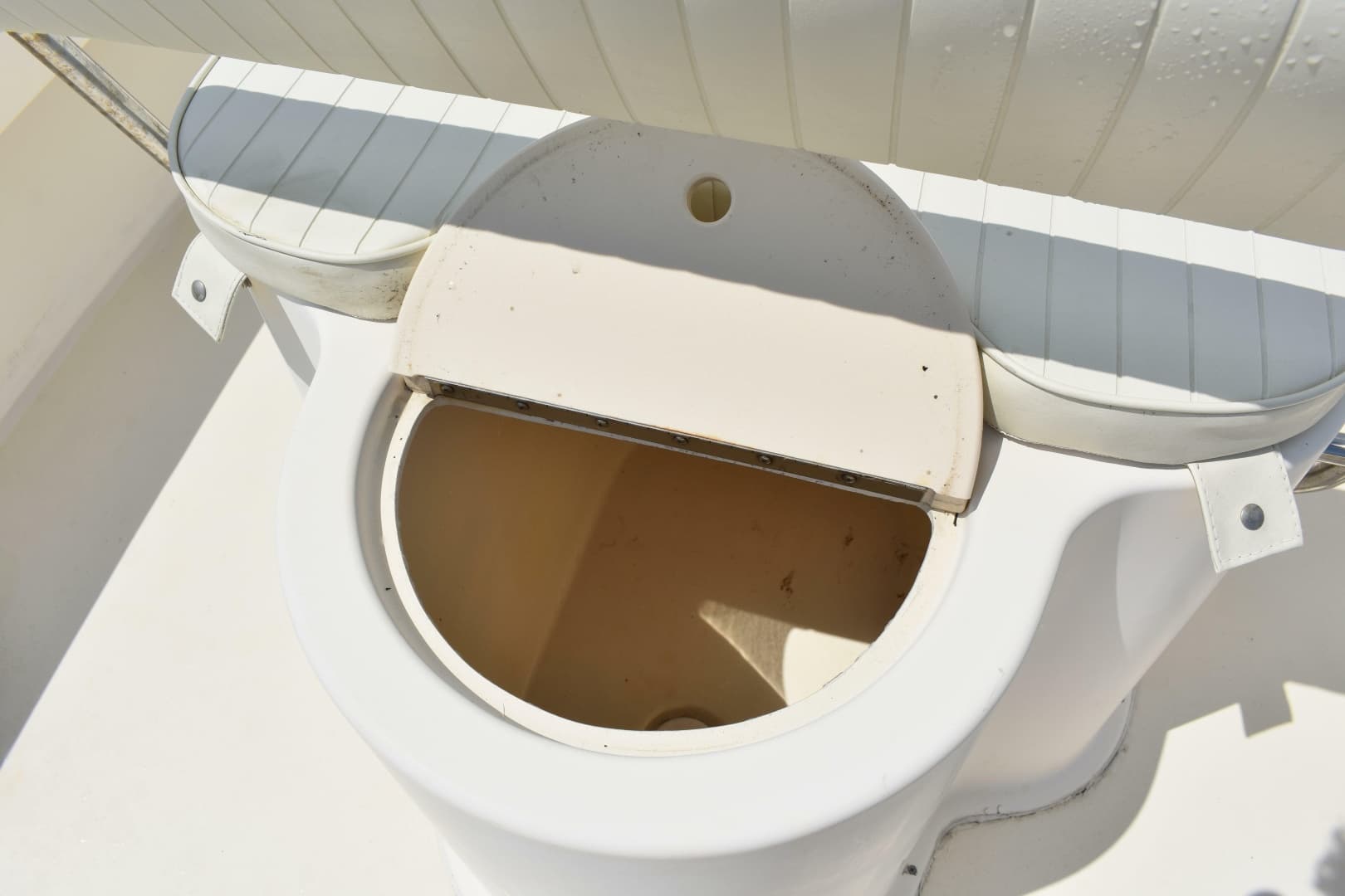 2005 Parker 1801 Center Console