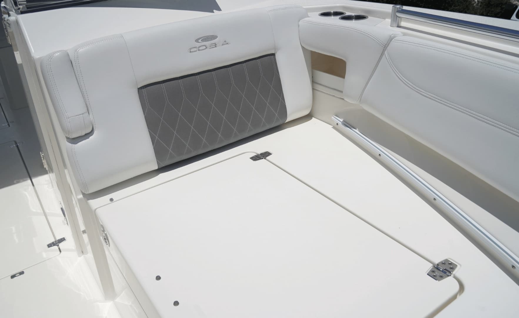 2021 Cobia 330DC