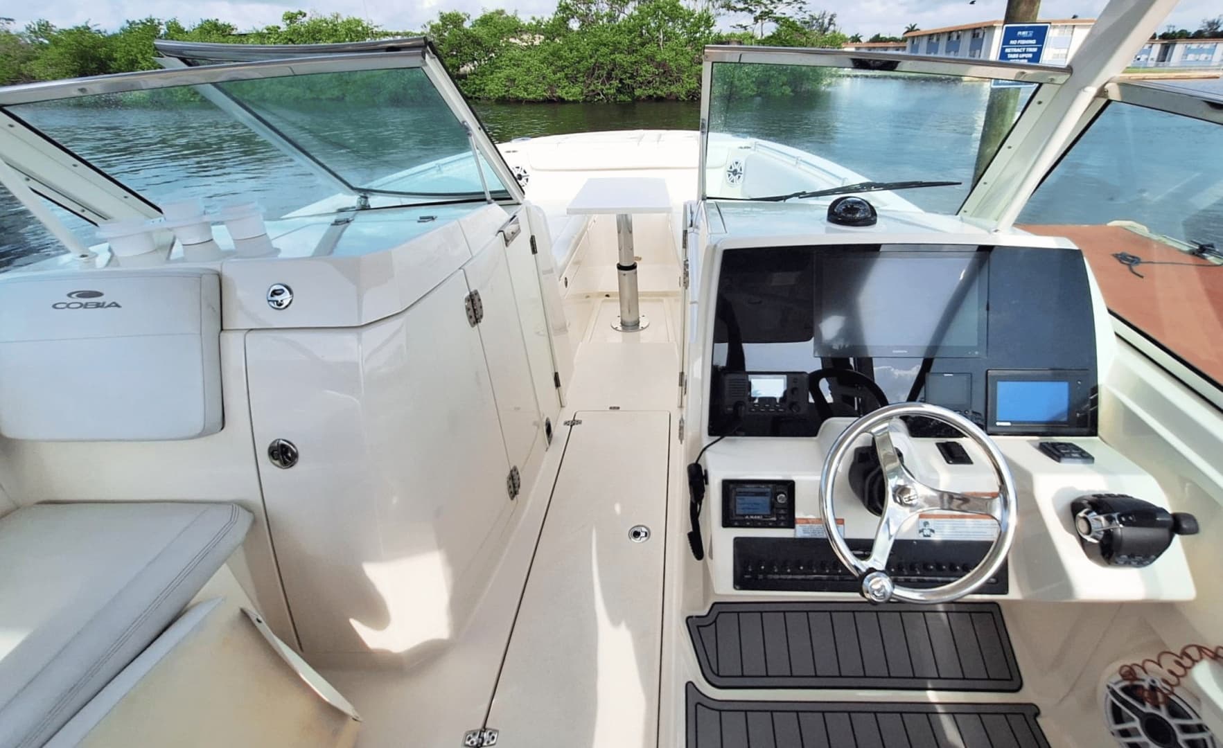 2021 Cobia 330DC
