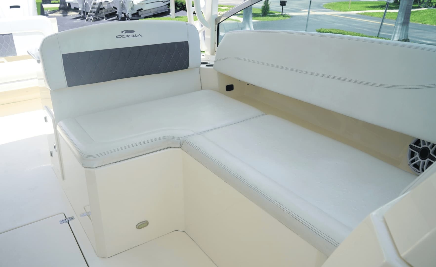 2021 Cobia 330DC