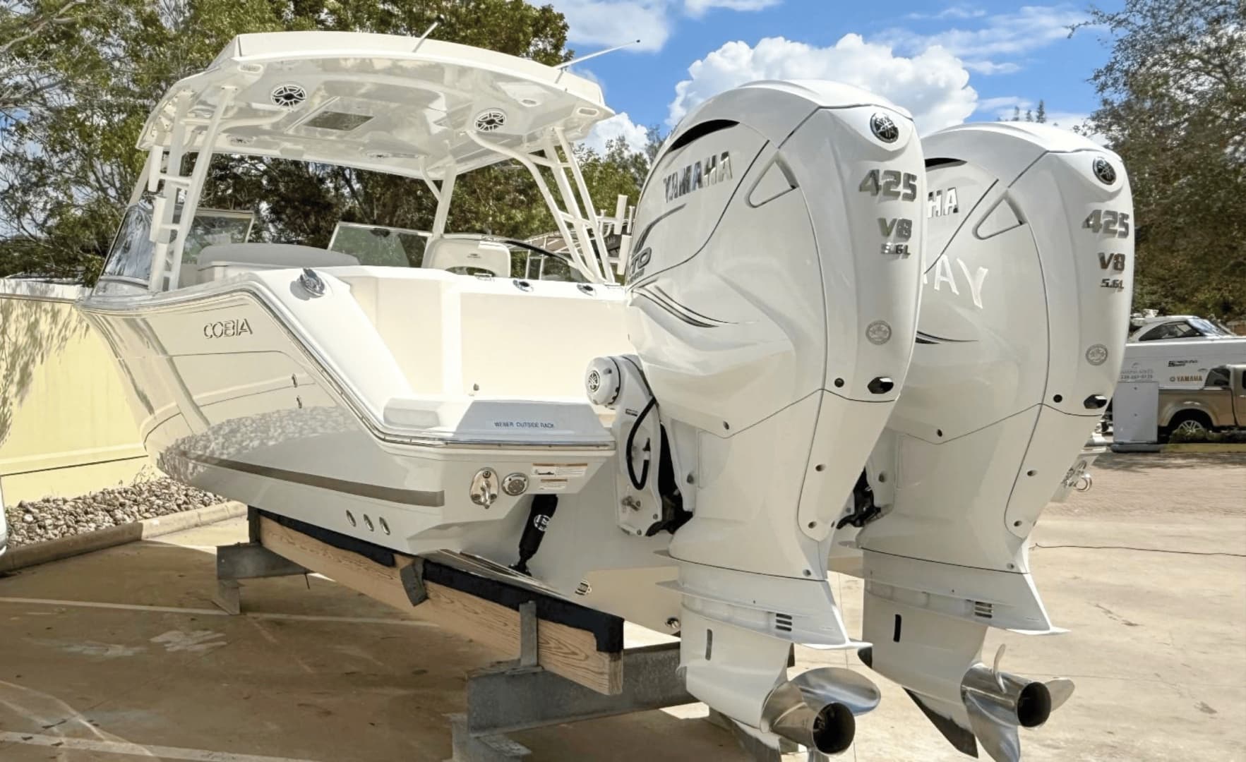 2021 Cobia 330DC