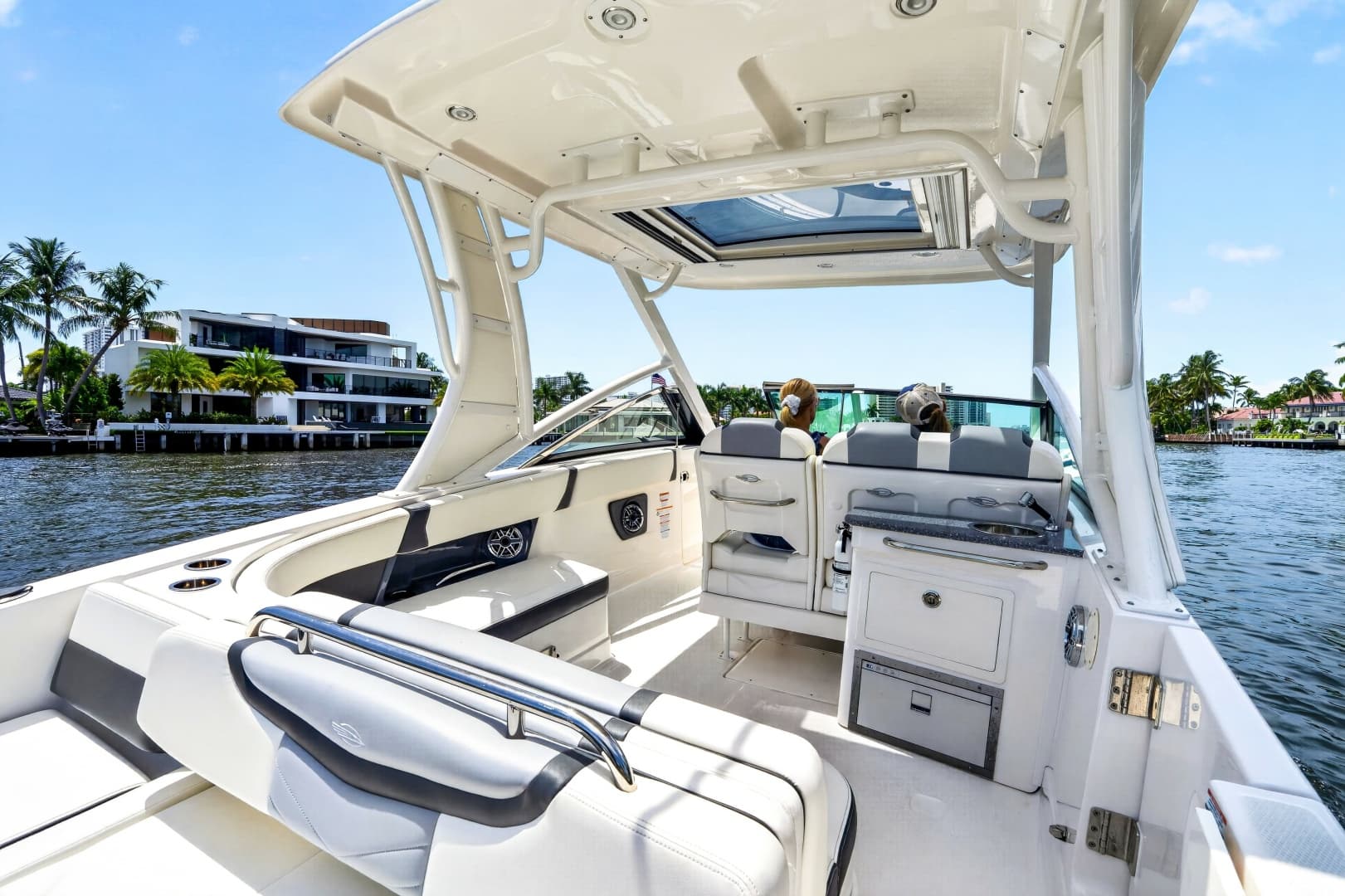 2023 Chaparral 280 OSX