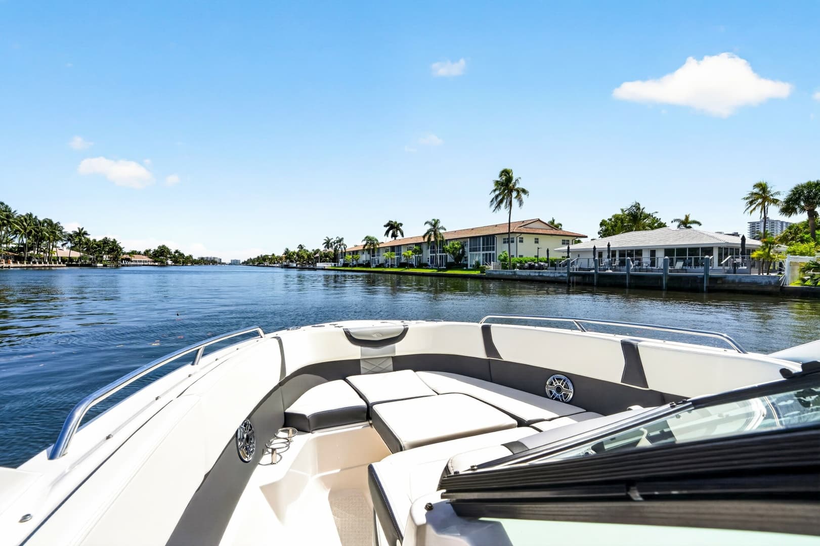 2023 Chaparral 280 OSX