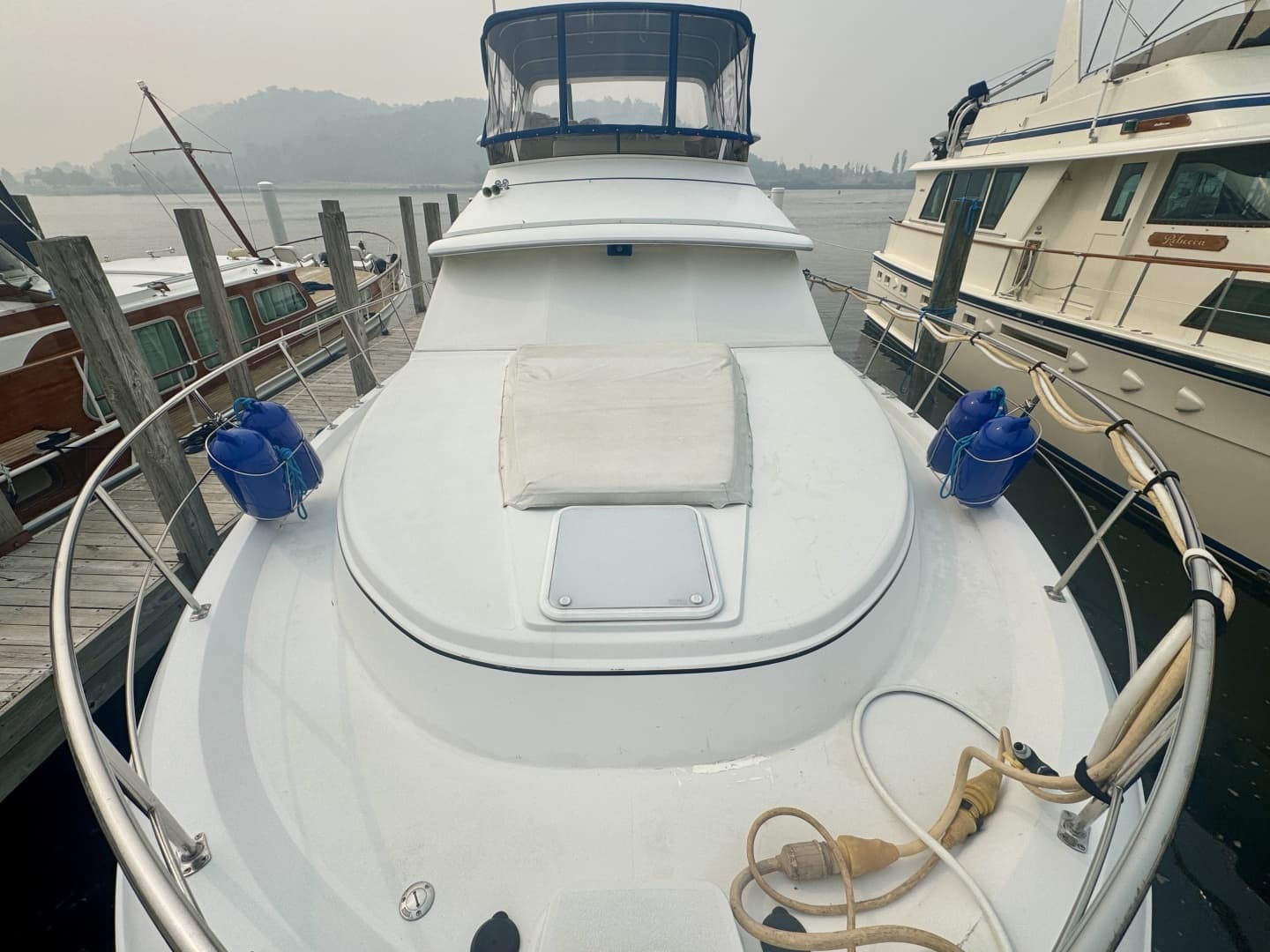 1997 Carver 445 Aft Cabin