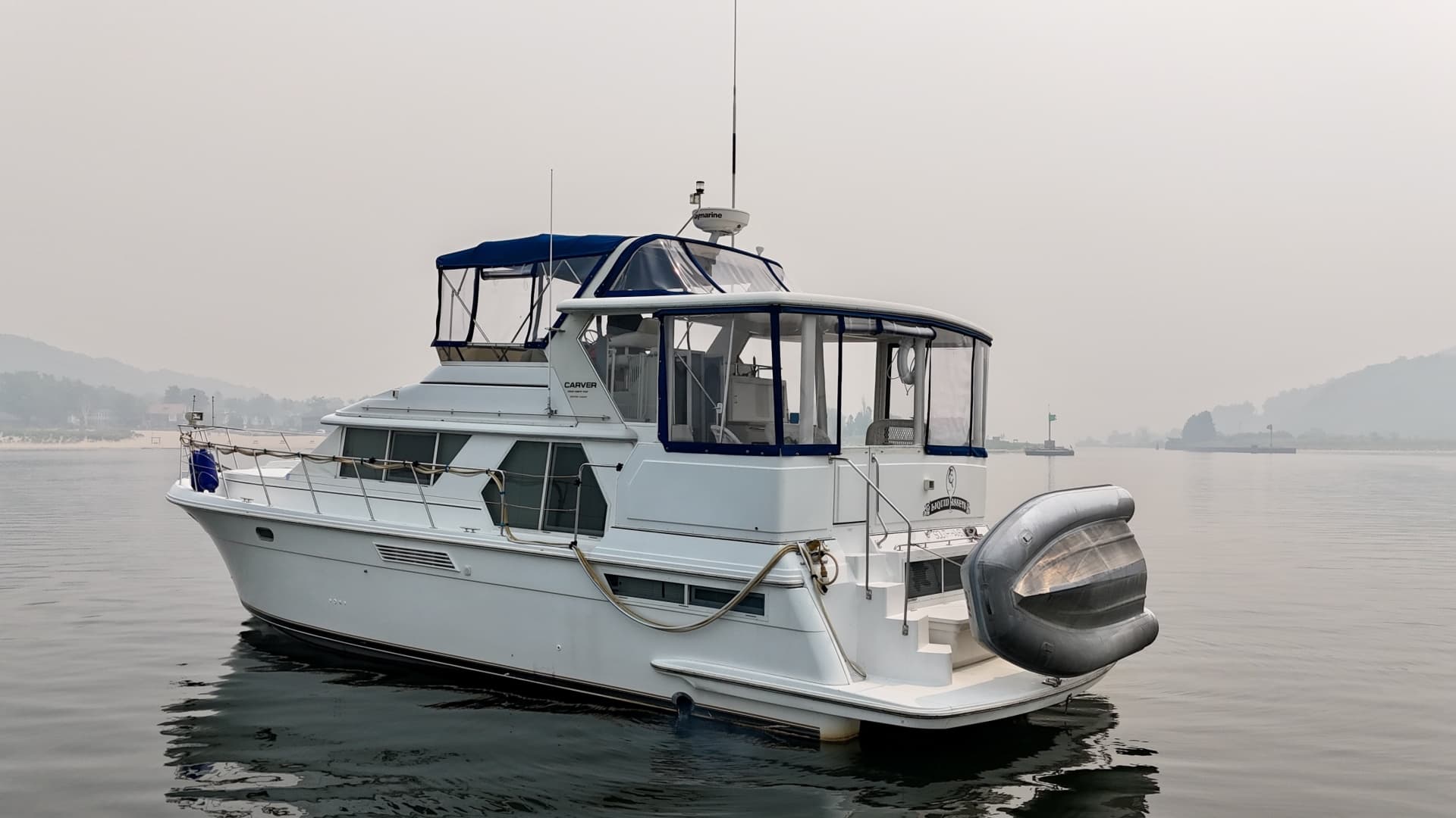 1997 Carver 445 Aft Cabin