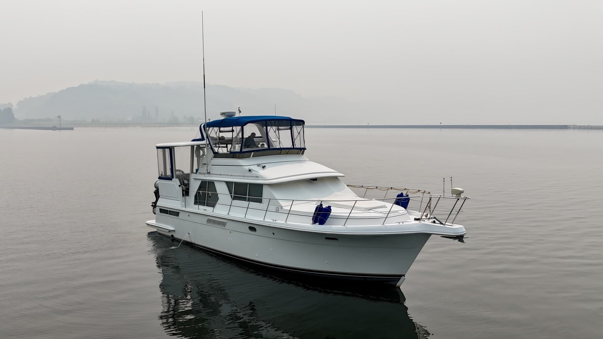 1997 Carver 445 Aft Cabin