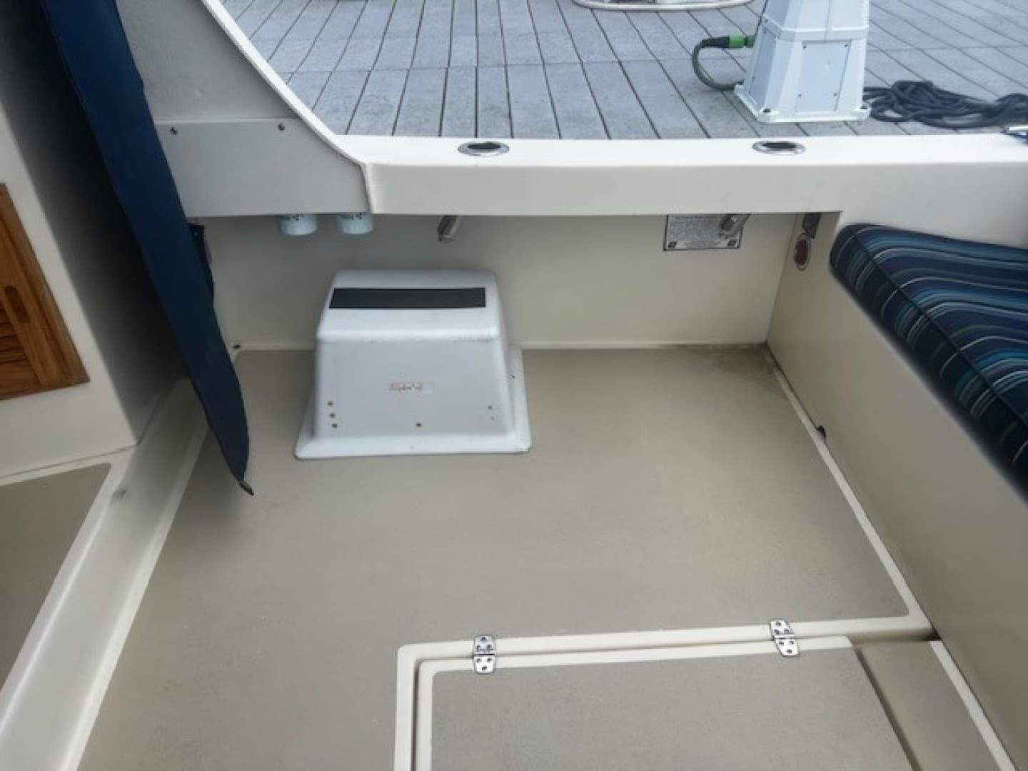 Cockpit Deck