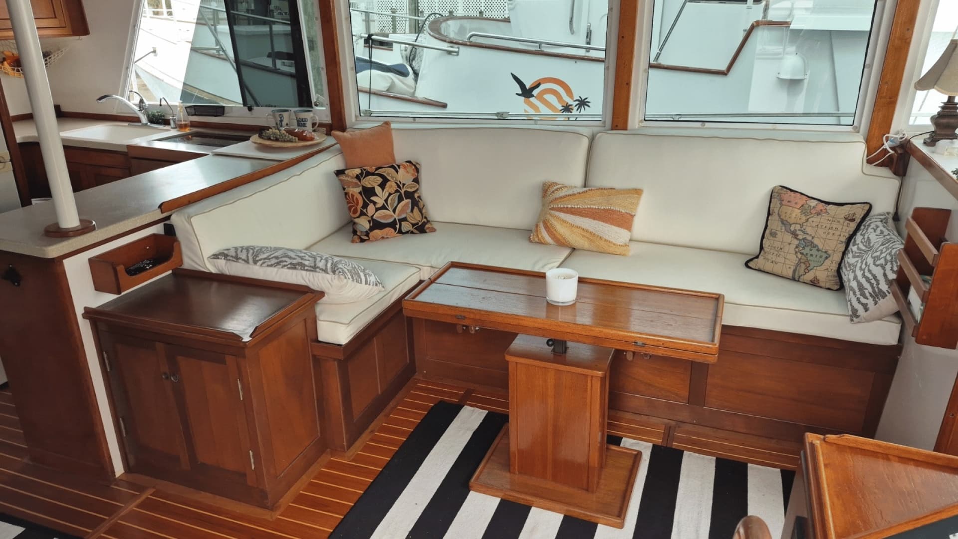 Dining / Sitting Area