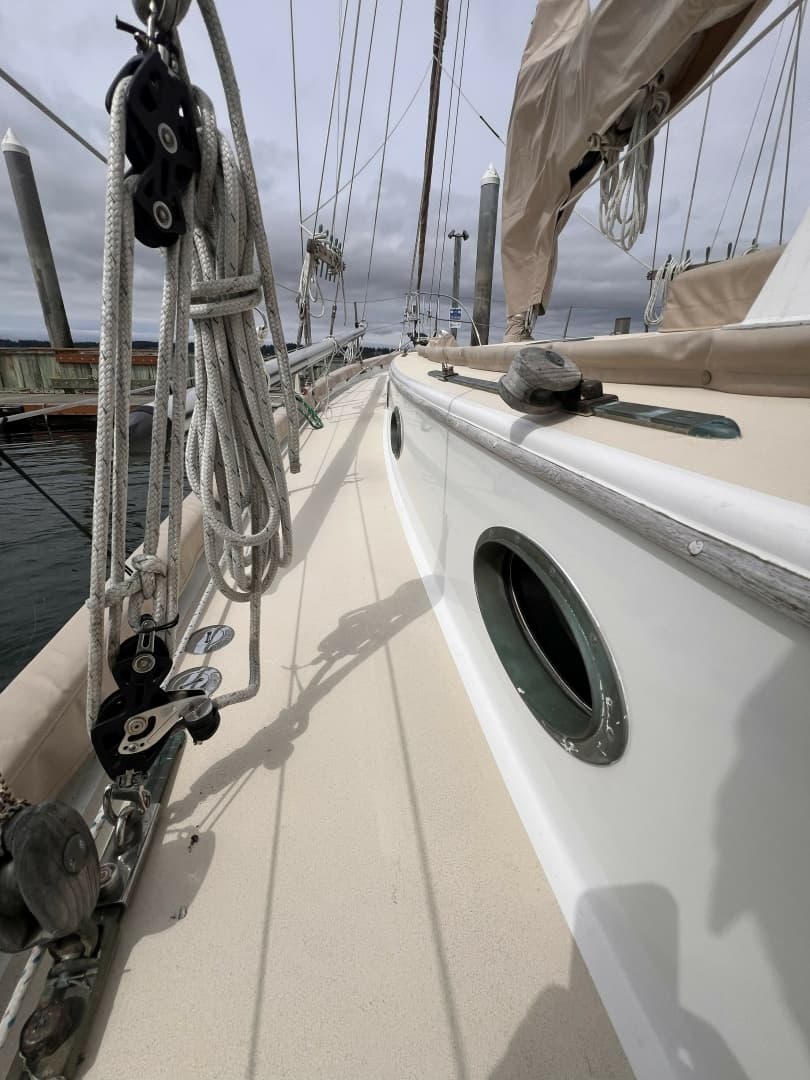 1977 Alajuela Yacht Corp. 38