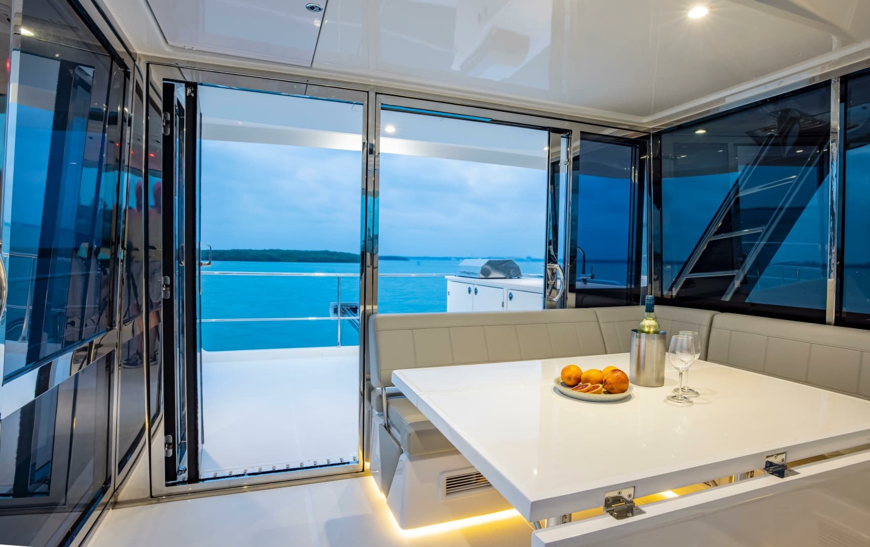 2024 Aquila 54 Yacht