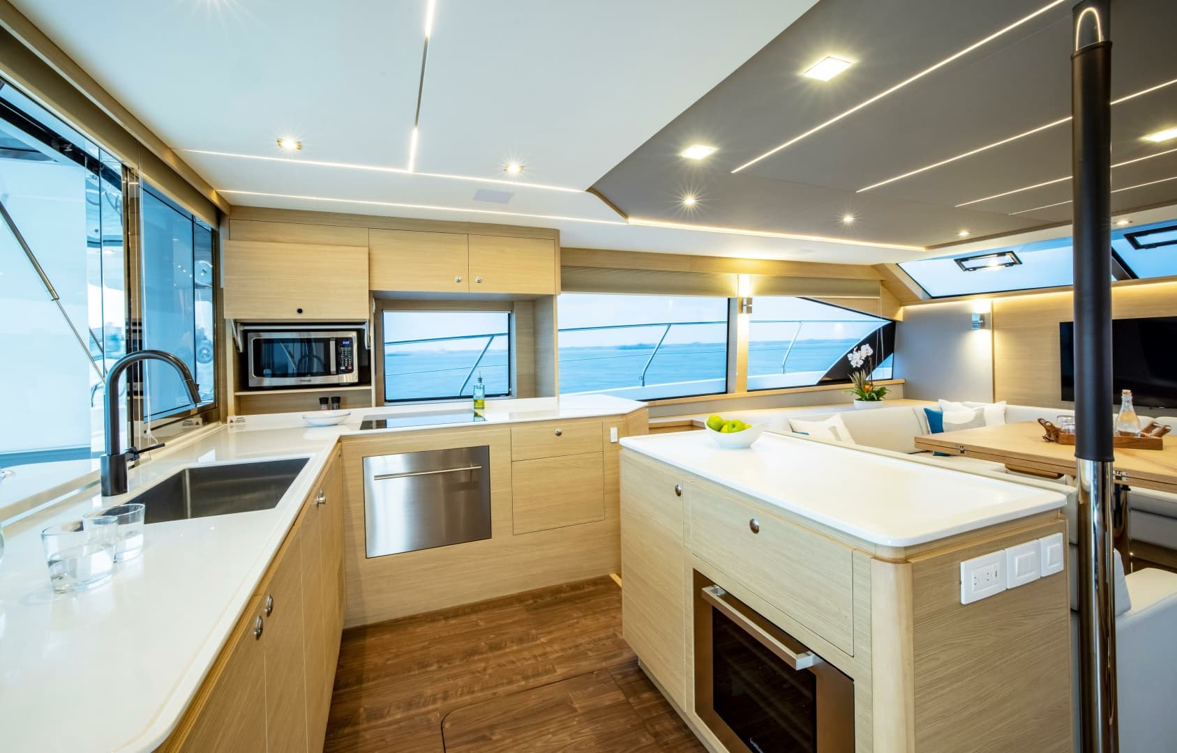 2024 Aquila 54 Yacht