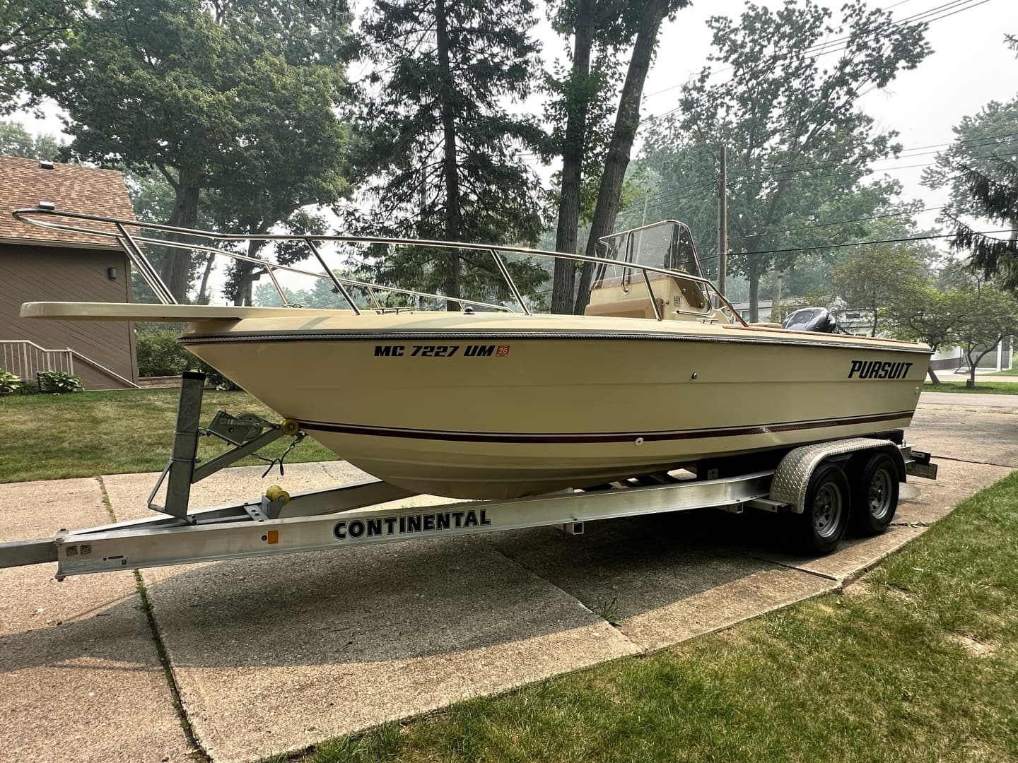 1988 Pursuit 