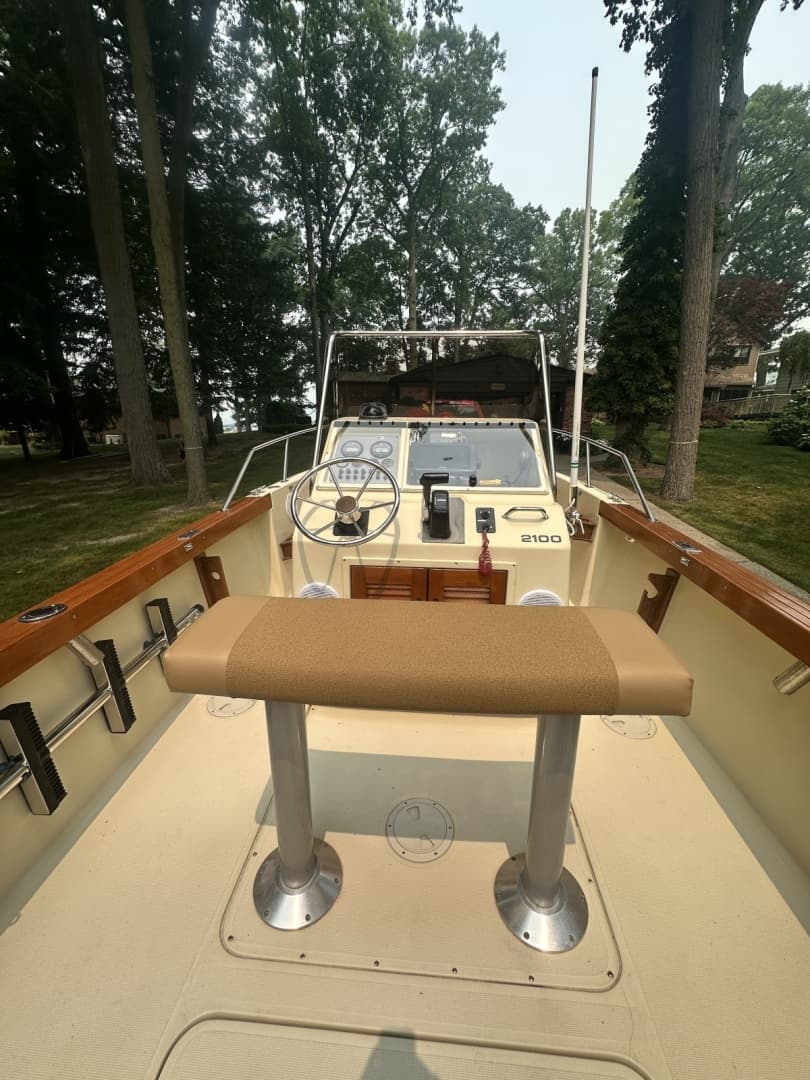 1988 Pursuit 