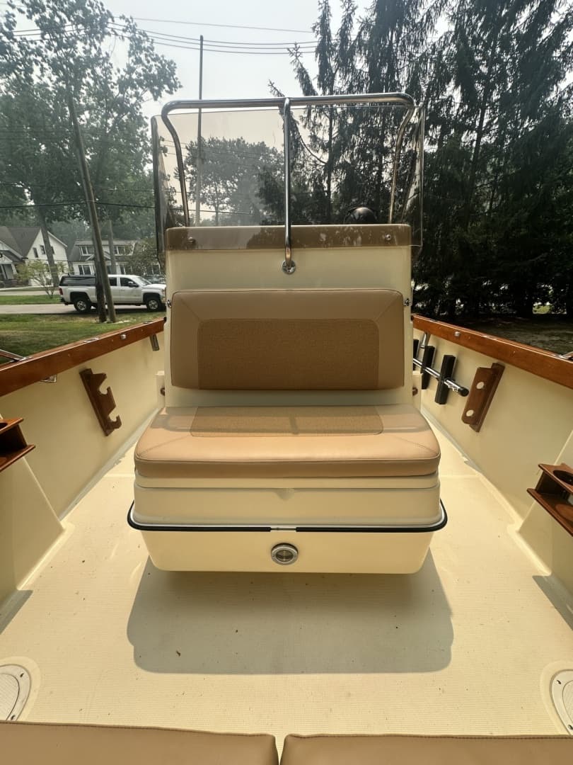 1988 Pursuit 
