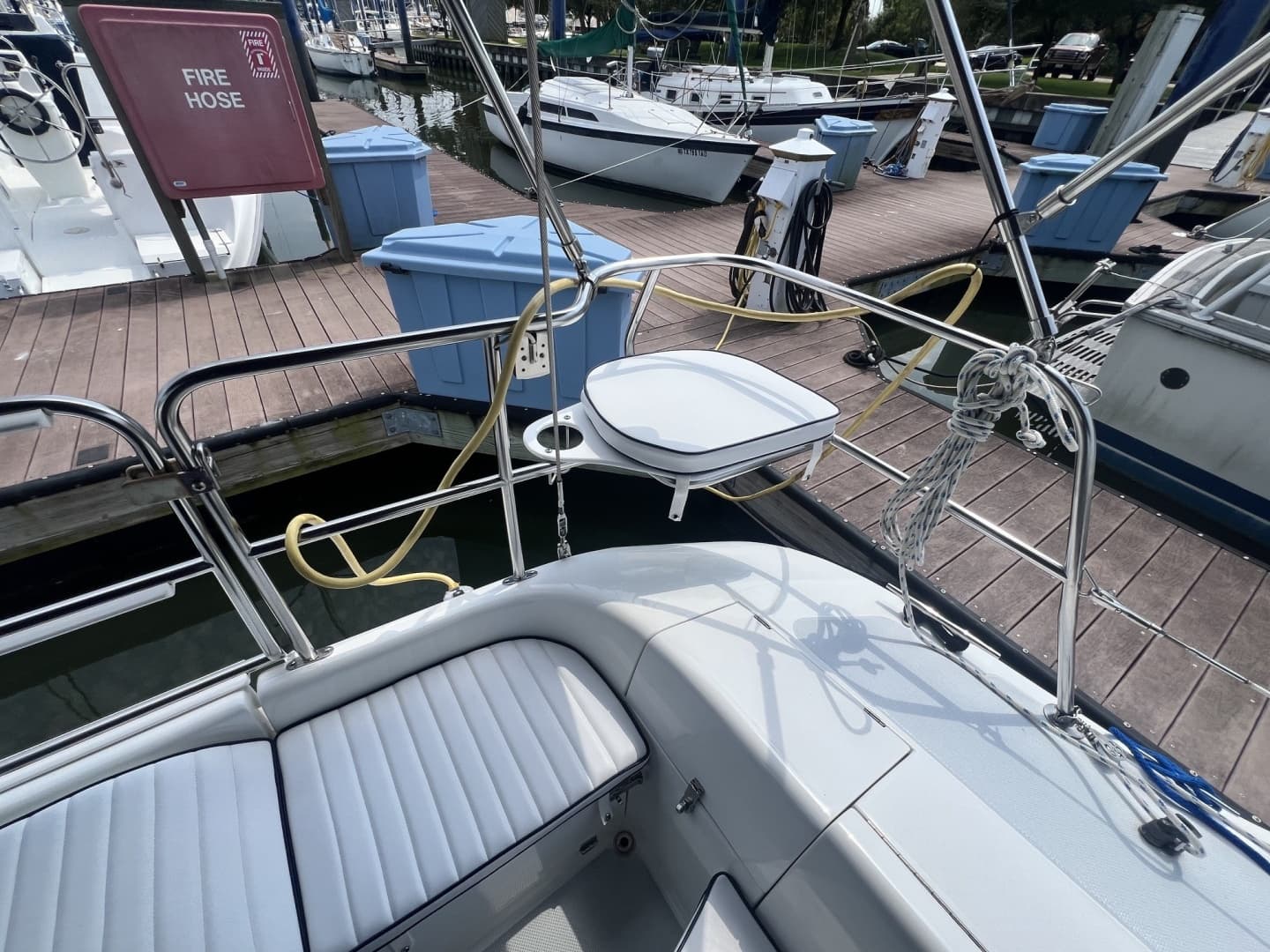 2004 Catalina 320