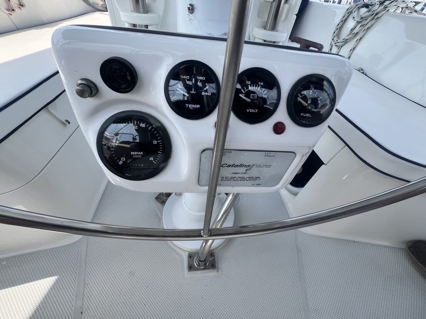 2004 Catalina 320