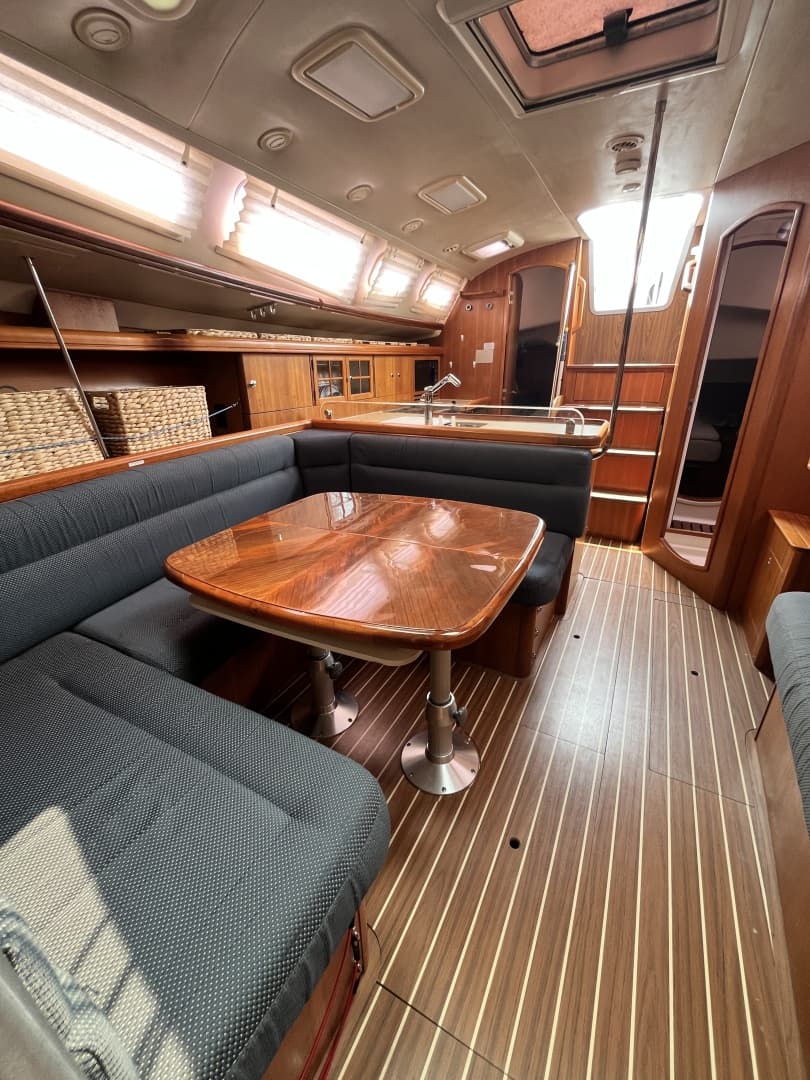 2007 Hunter 38