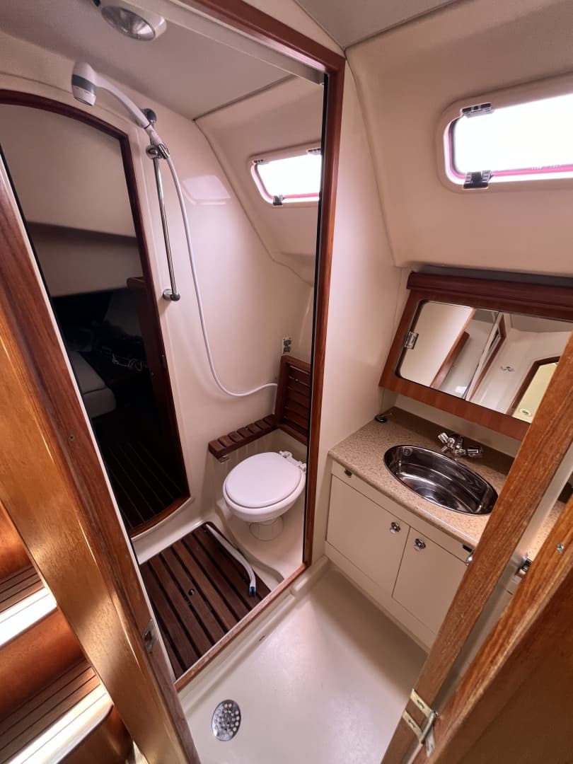 2007 Hunter 38