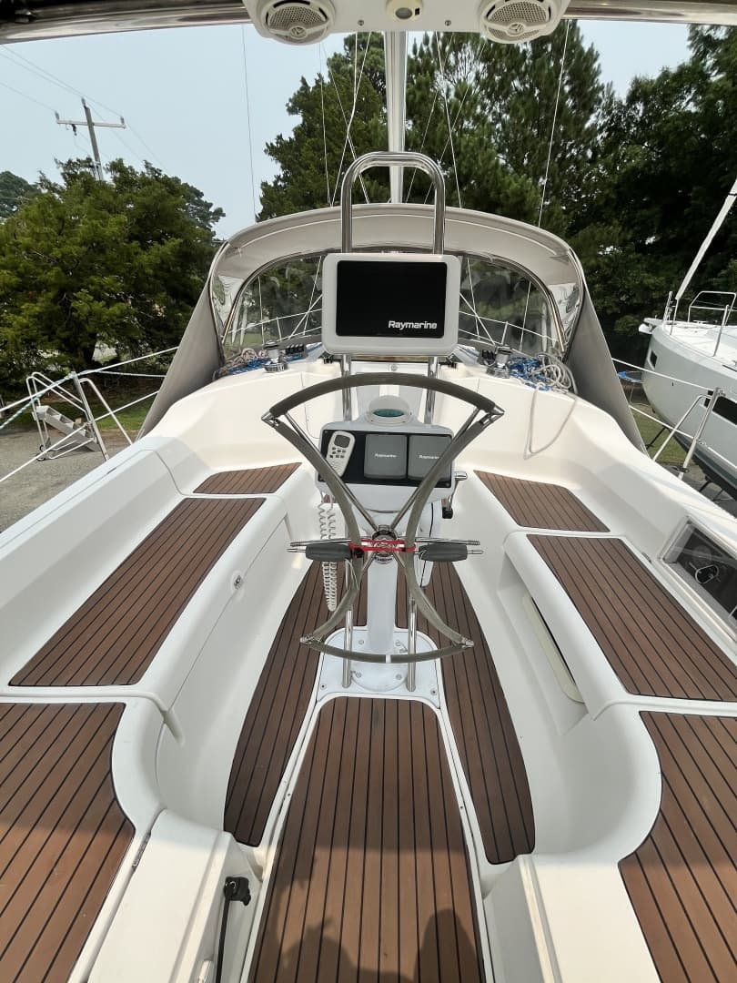 2007 Hunter 38
