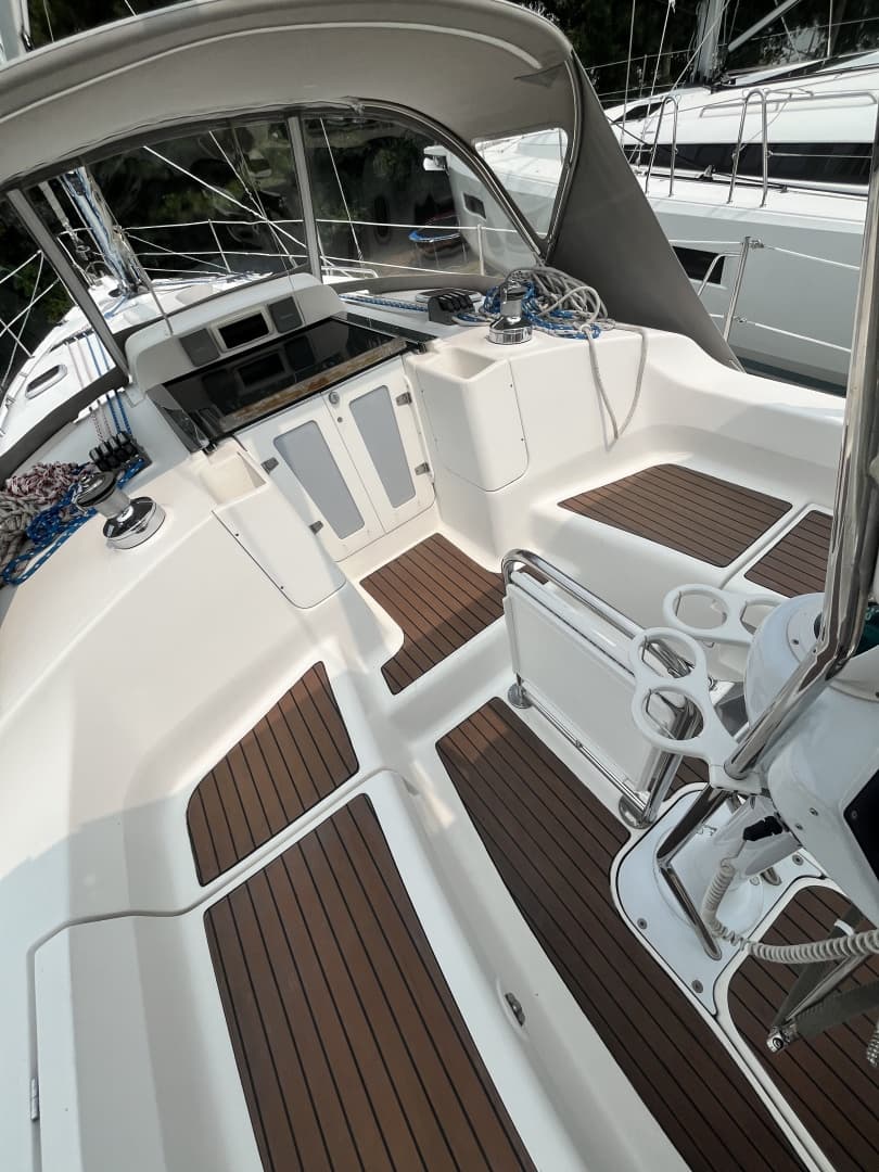 2007 Hunter 38