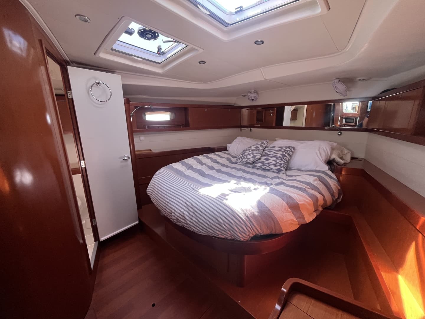 2011 Beneteau Oceanis 54