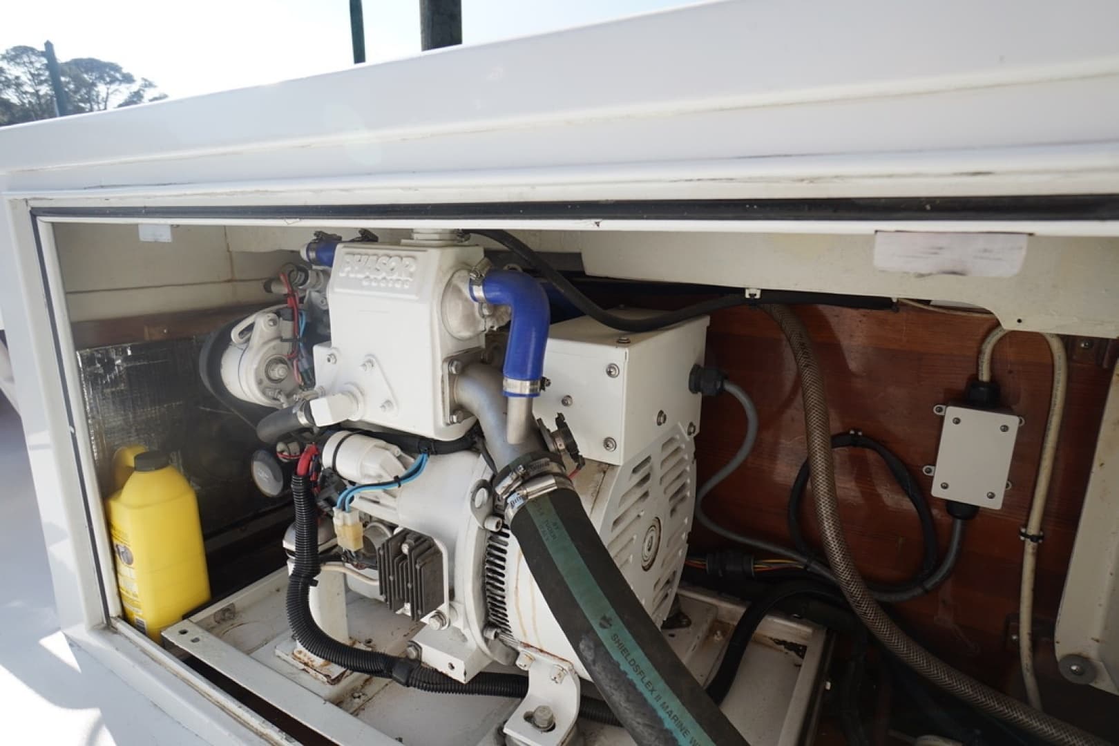 Rowe 36' Salty Dog - Generator