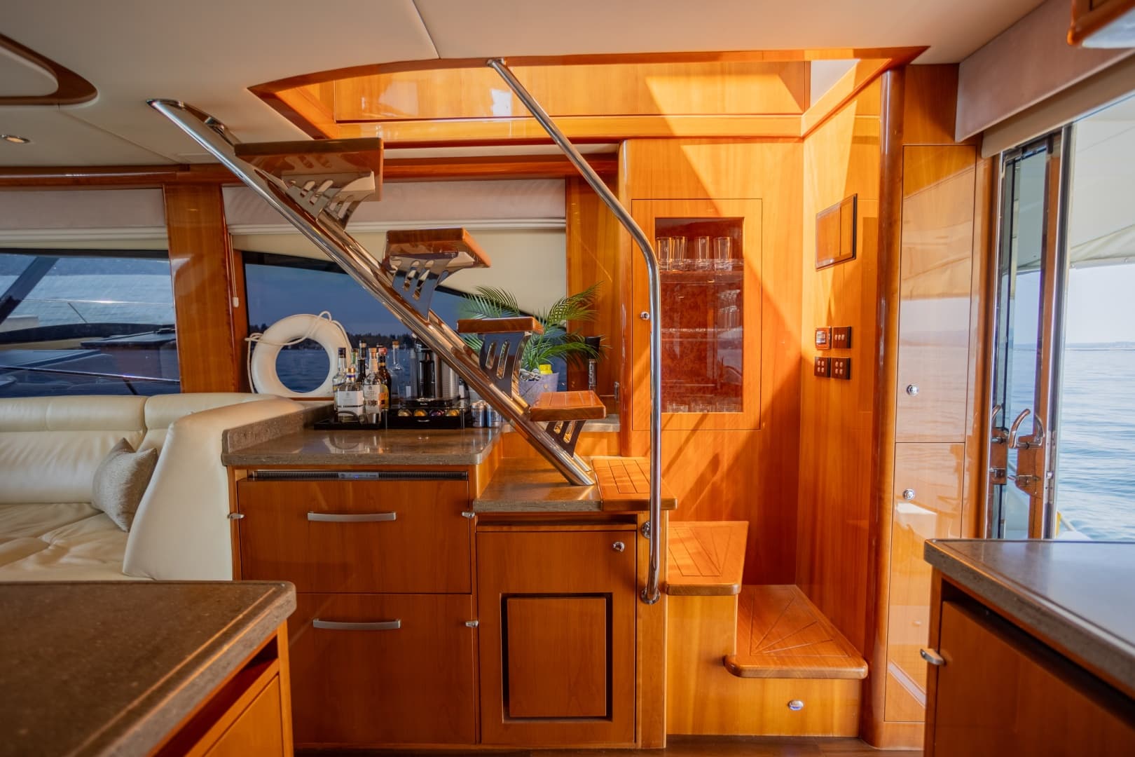 2012 Riviera 53 Enclosed Flybridge