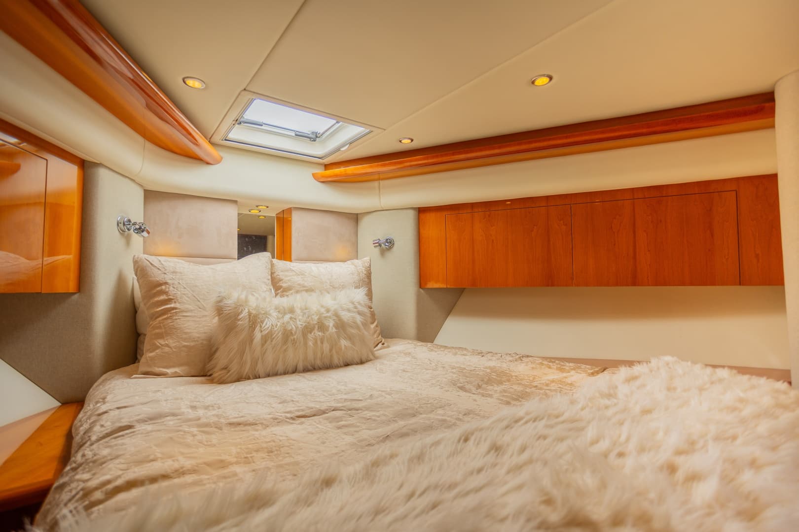 2012 Riviera 53 Enclosed Flybridge