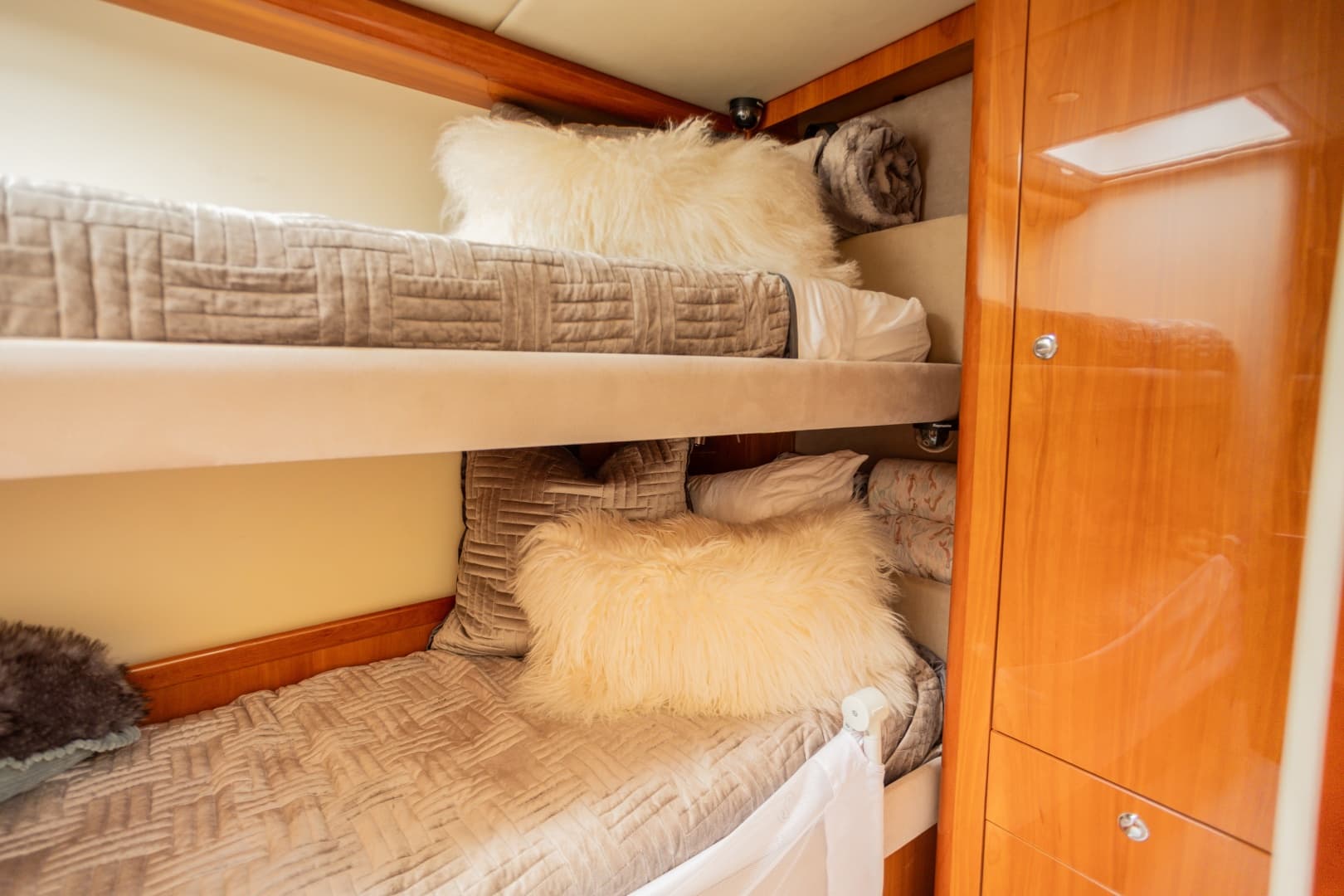 2012 Riviera 53 Enclosed Flybridge