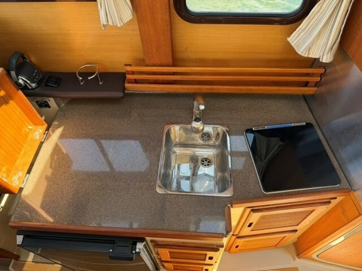 2016 Ranger Tugs R-25 SC