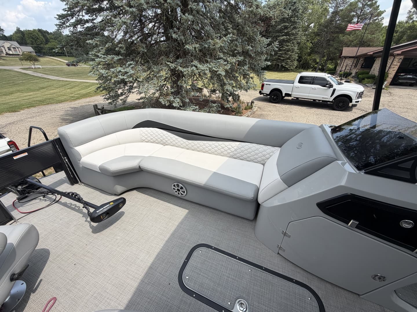 2021 Manitou Encore 24 Pro Angler SHP