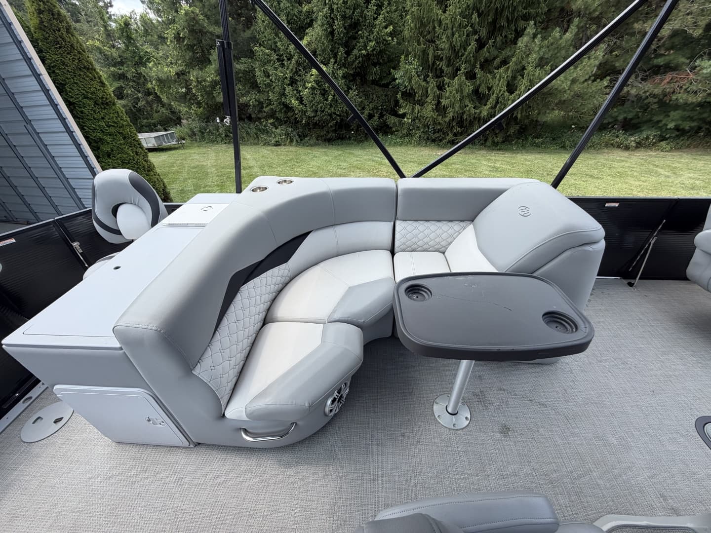 2021 Manitou Encore 24 Pro Angler SHP