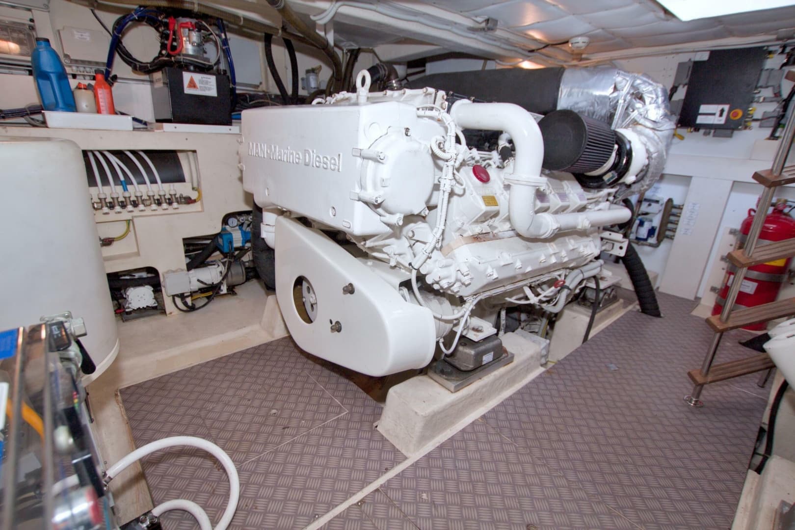 2014 Ferretti Yachts 620