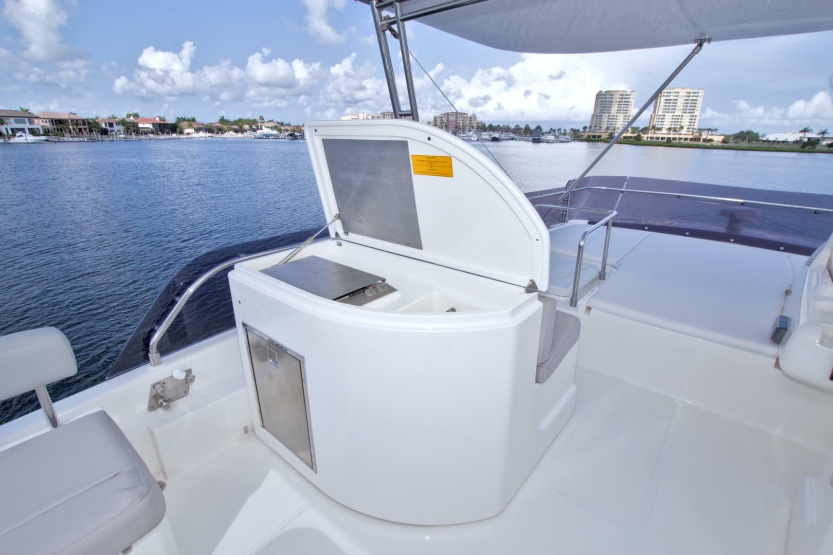 2014 Ferretti Yachts 620
