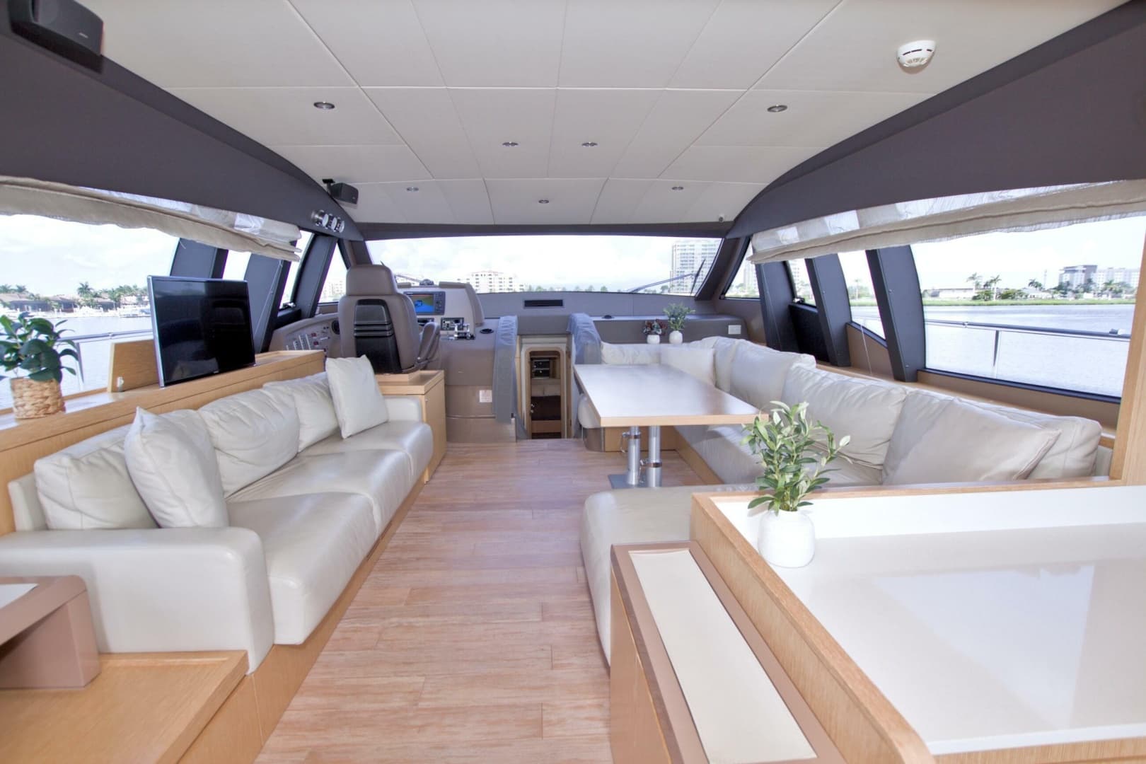 2014 Ferretti Yachts 620