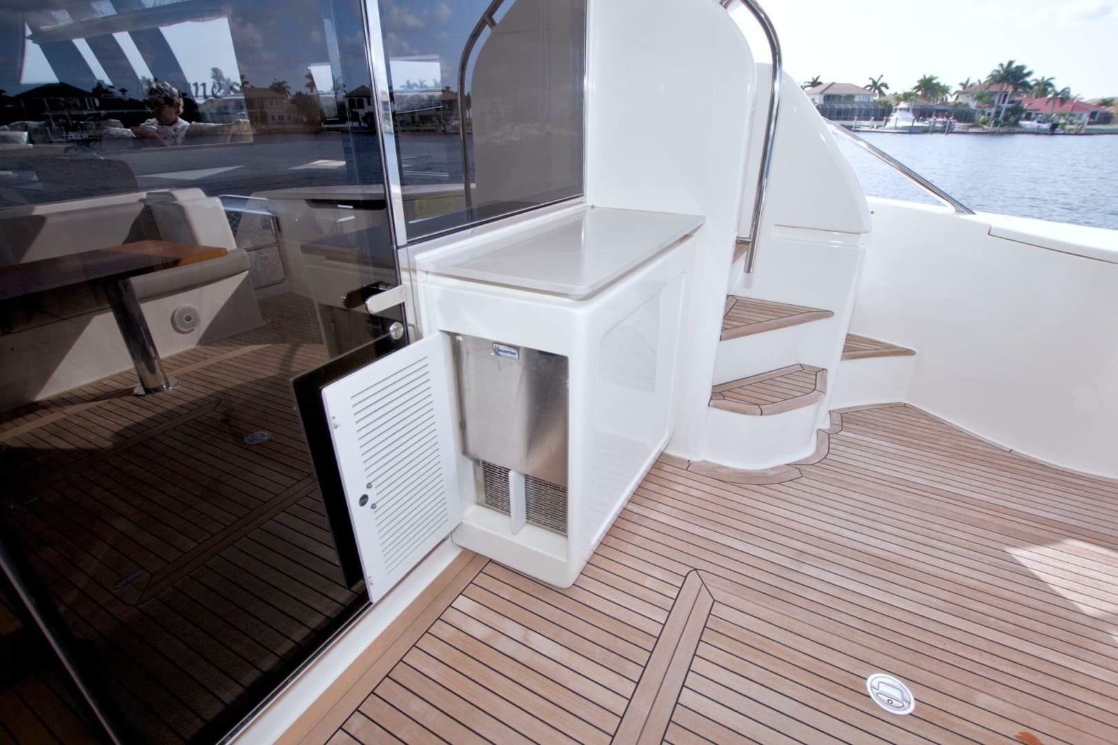 2014 Ferretti Yachts 620