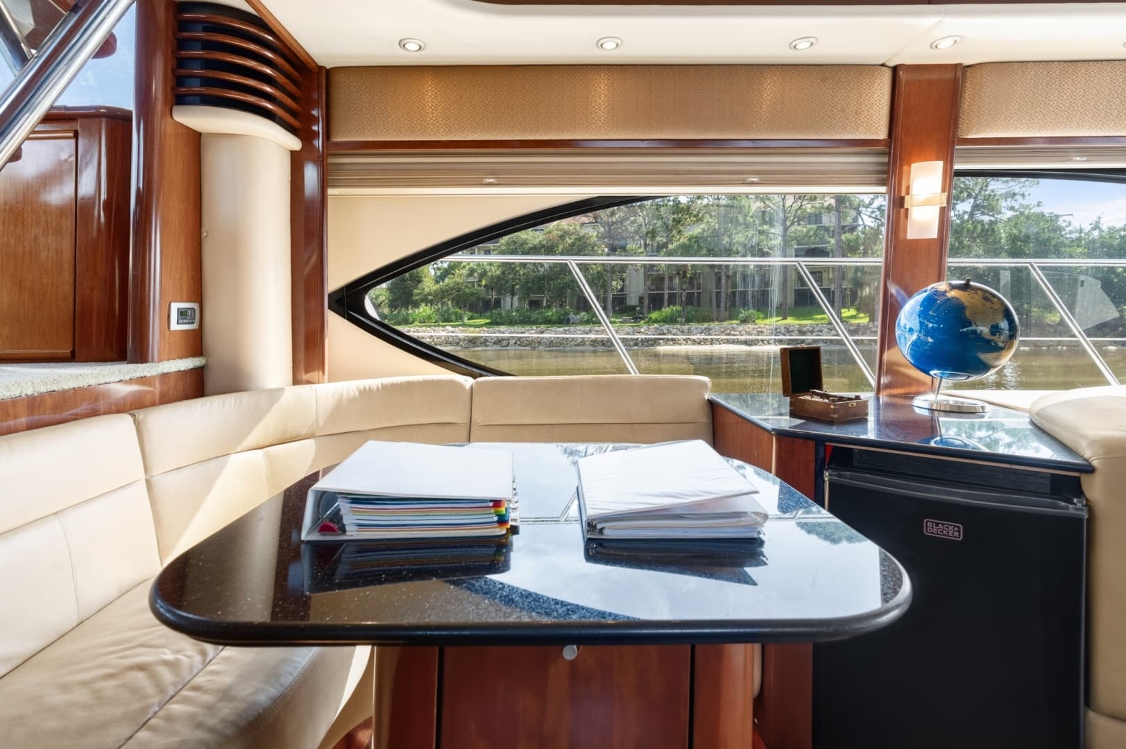 2008 Meridian 580 Pilothouse