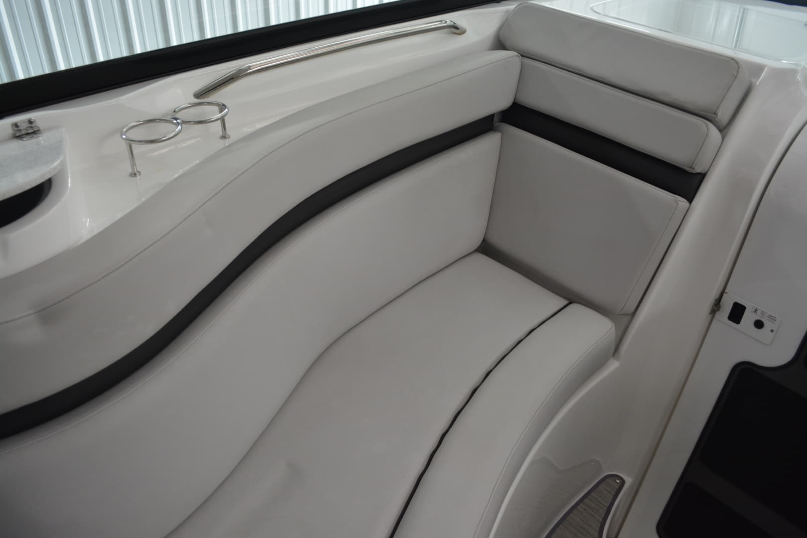 2018 Rinker 320 EX