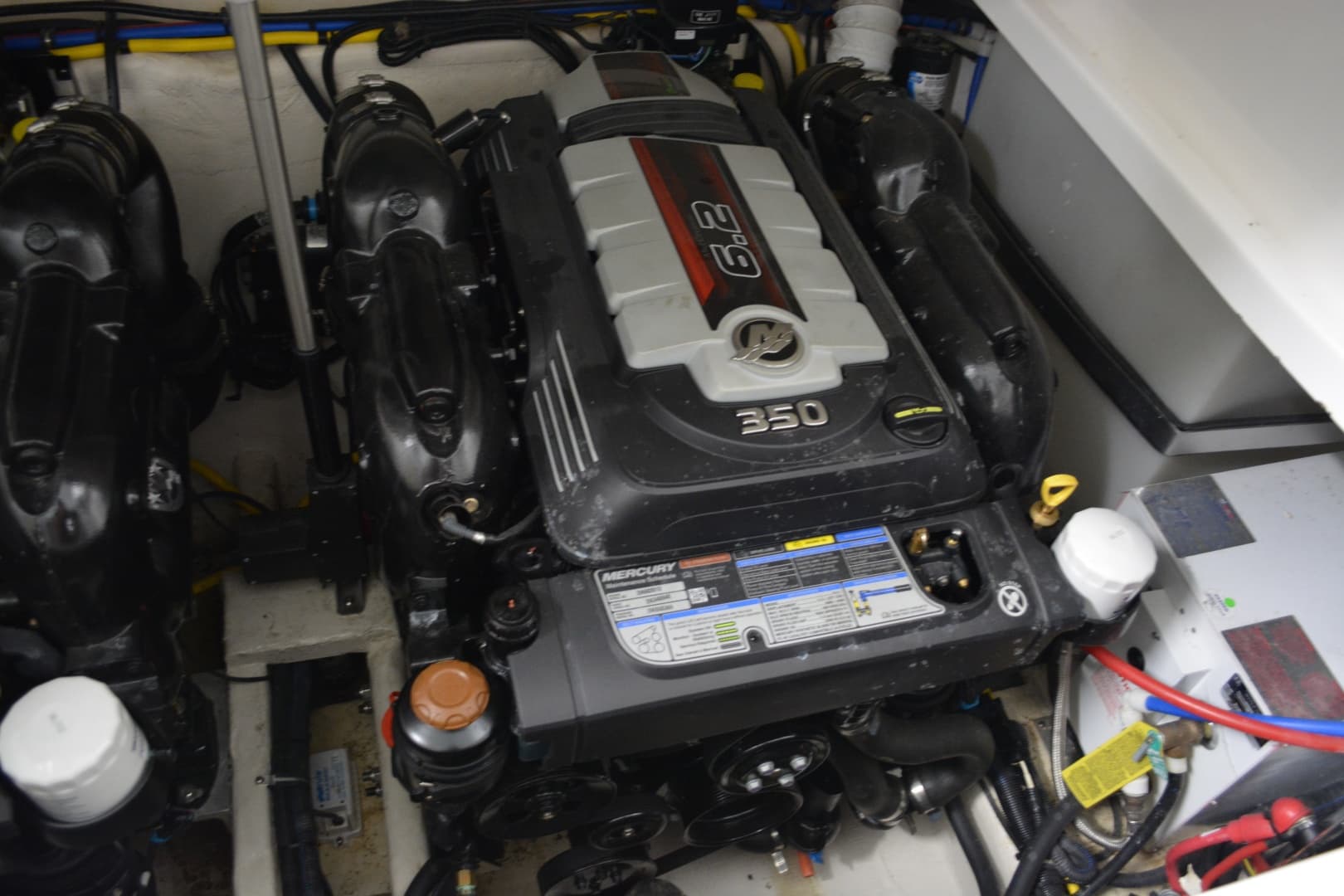 2018 Rinker 320 EX