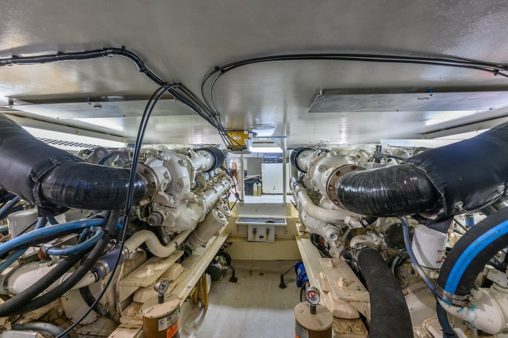 1999 Viking Cockpit Sport Yacht