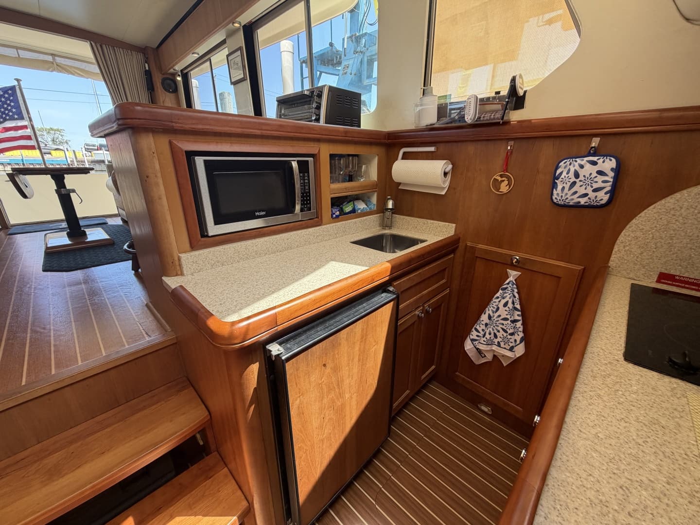 2006 Mainship 34 Trawler